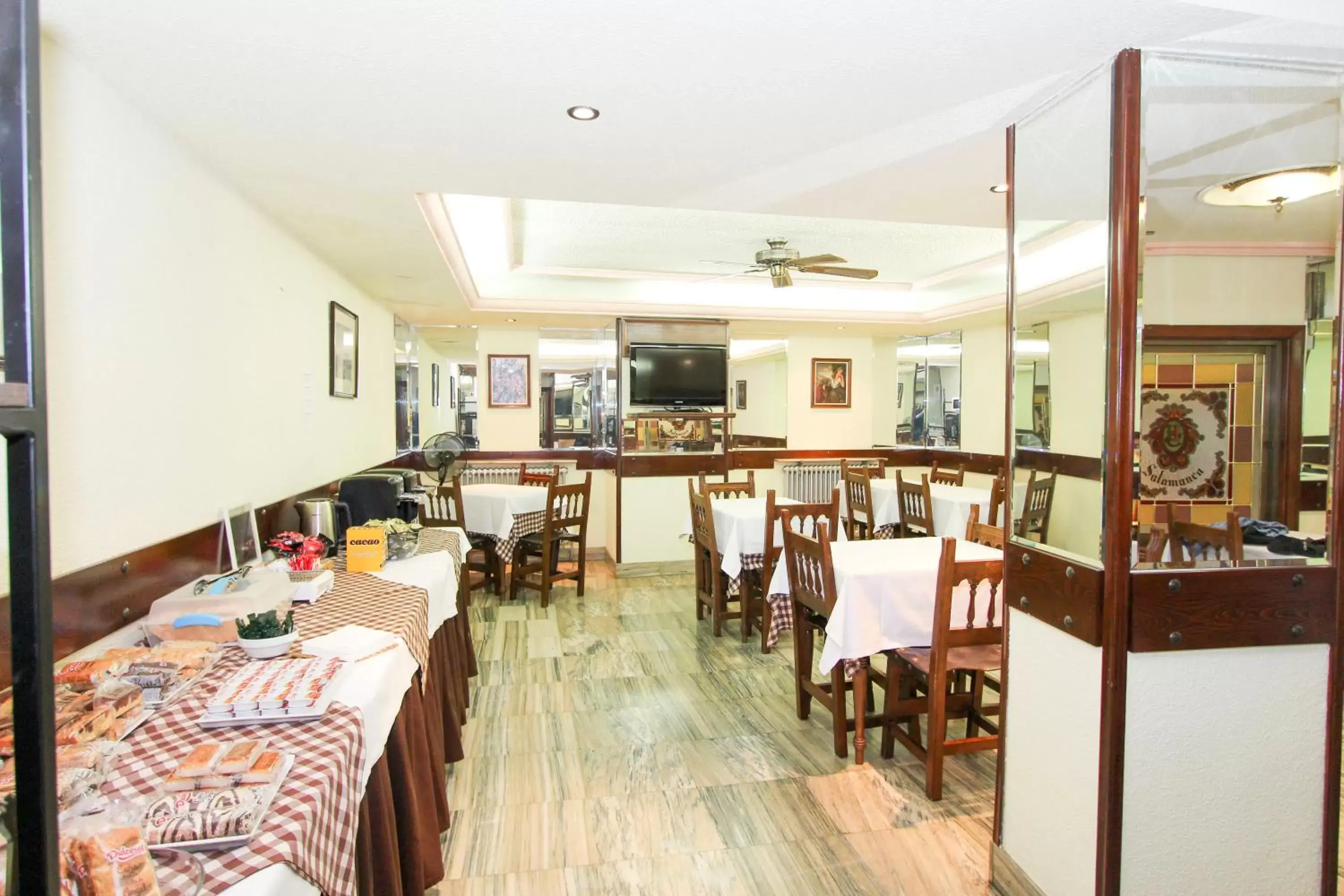 Lounge or bar, Restaurant/Places to Eat in Hotel Castellano Centro