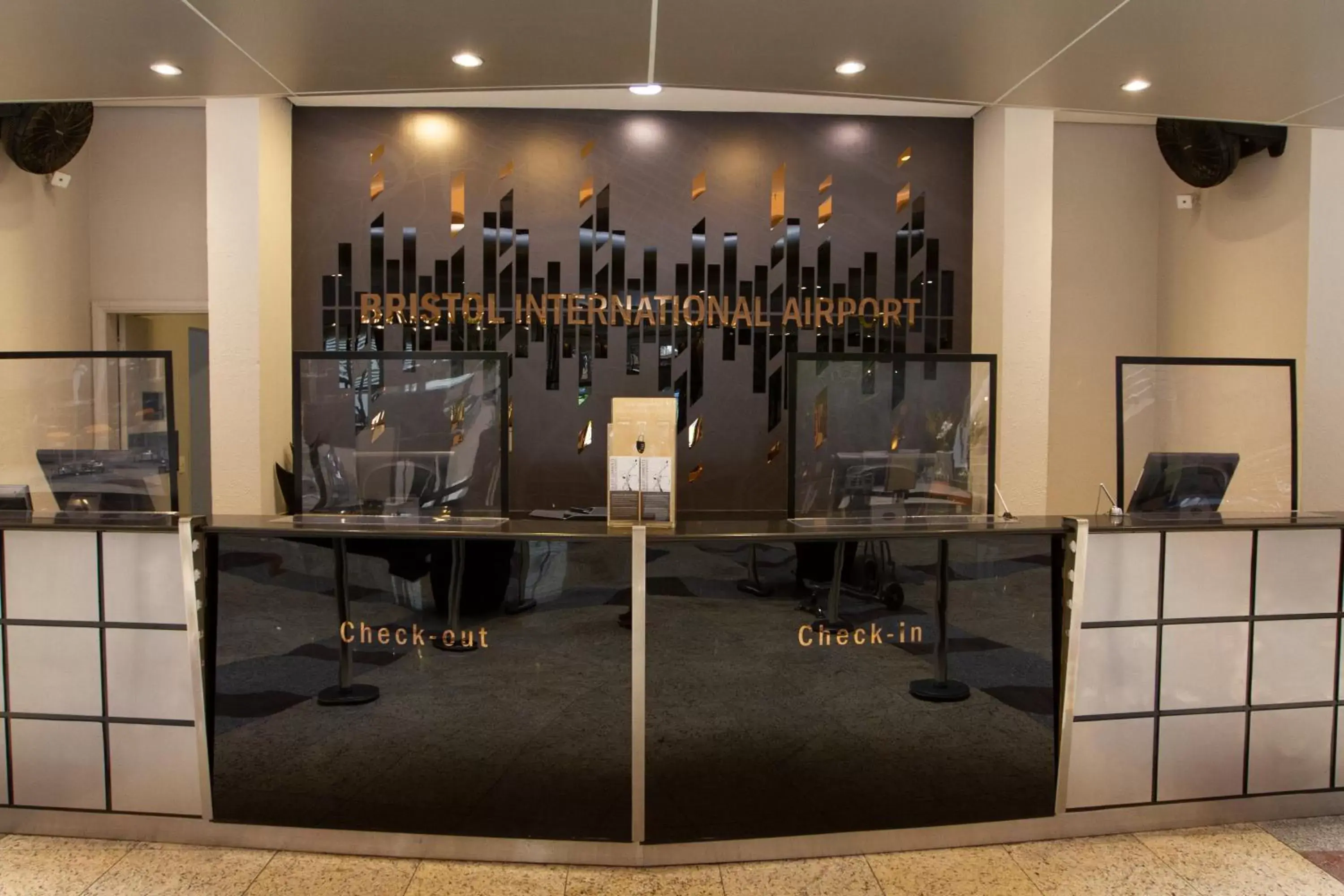 Lobby or reception, Lounge/Bar in Bristol International Guarulhos Lobby or reception, Lounge/Bar in Bristol International Guarulhos