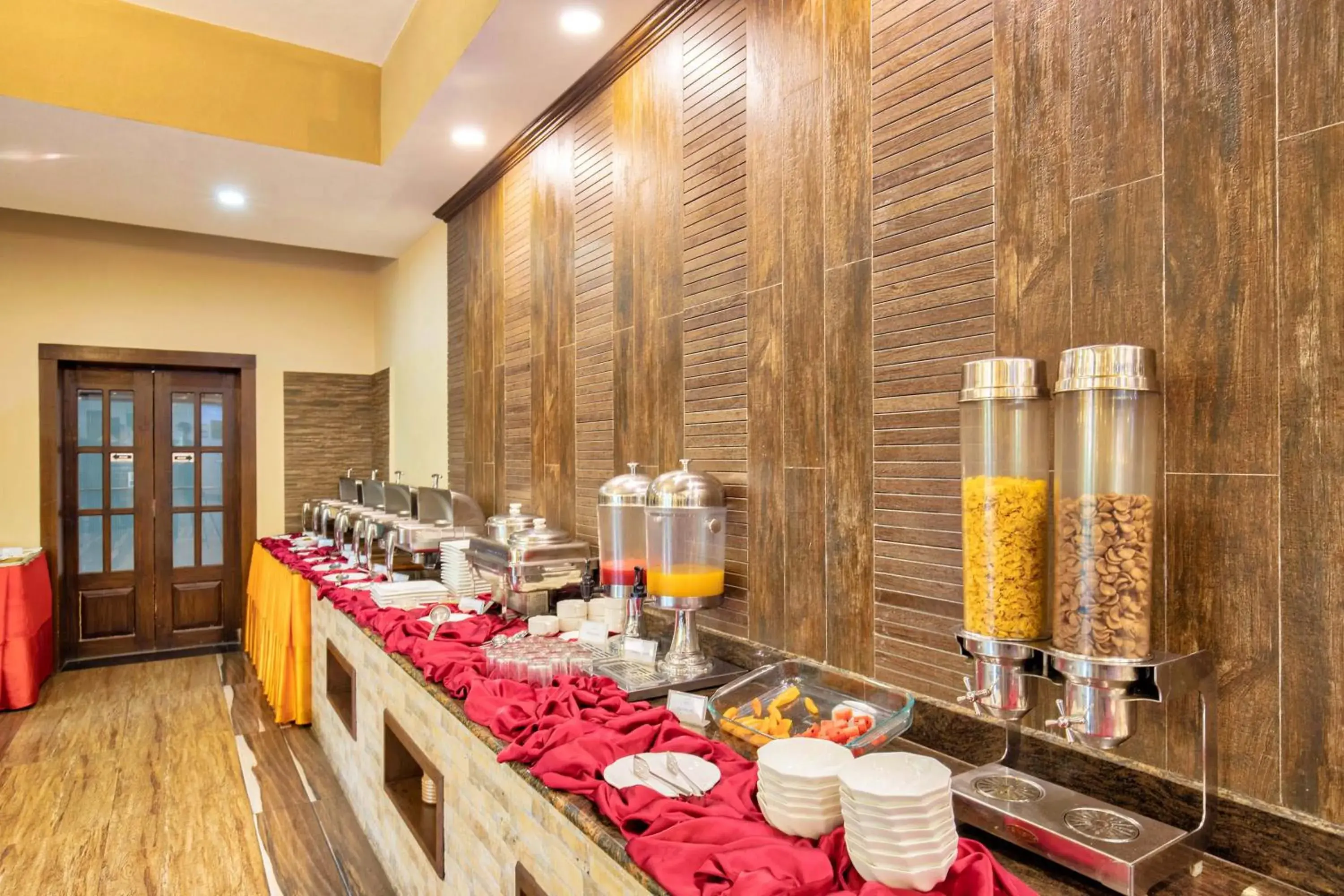 Breakfast in Da Yatra Courtyard Hotel Breakfast in Da Yatra Courtyard Hotel