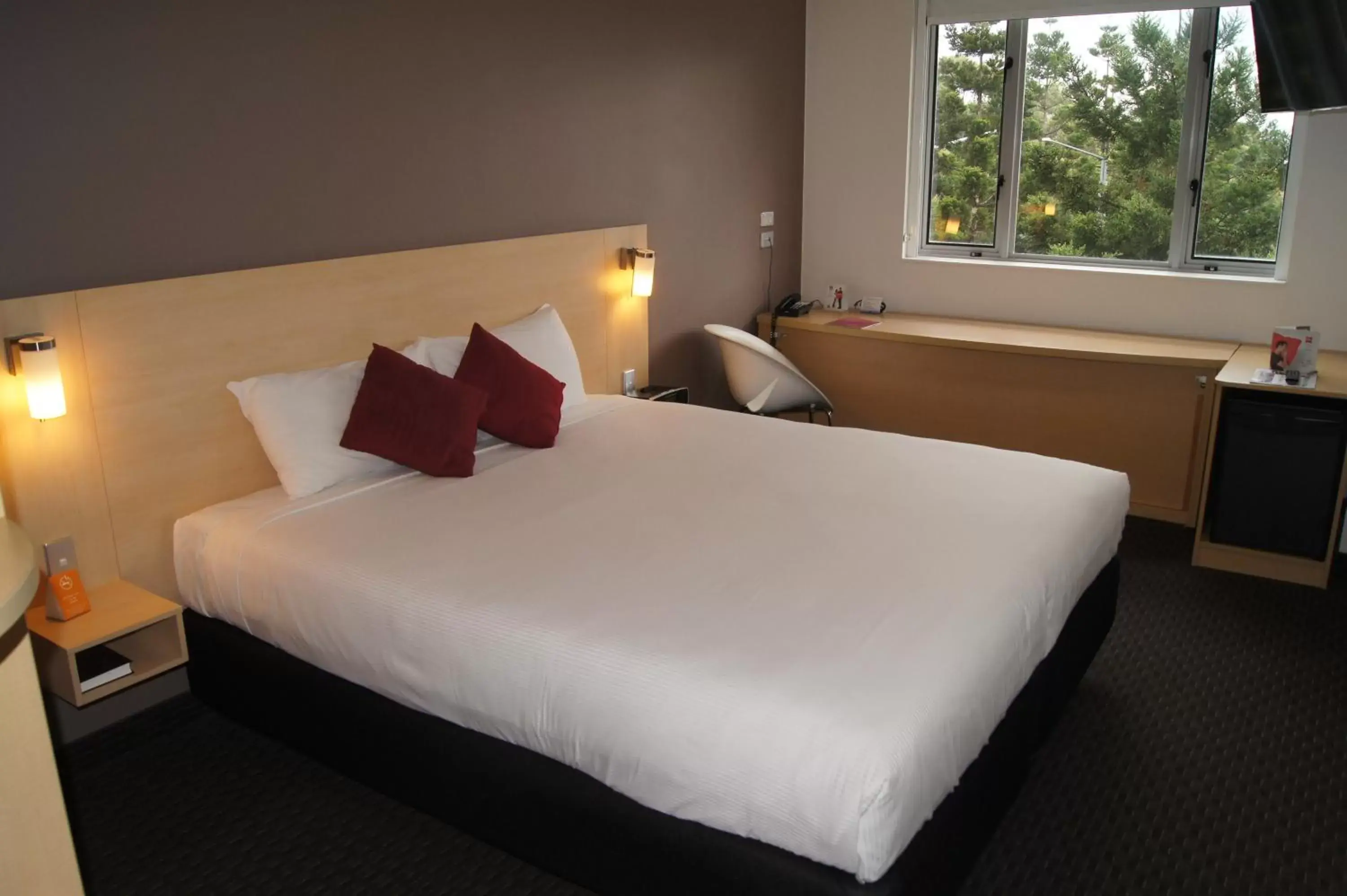 Bed in ibis Sydney Olympic Park
