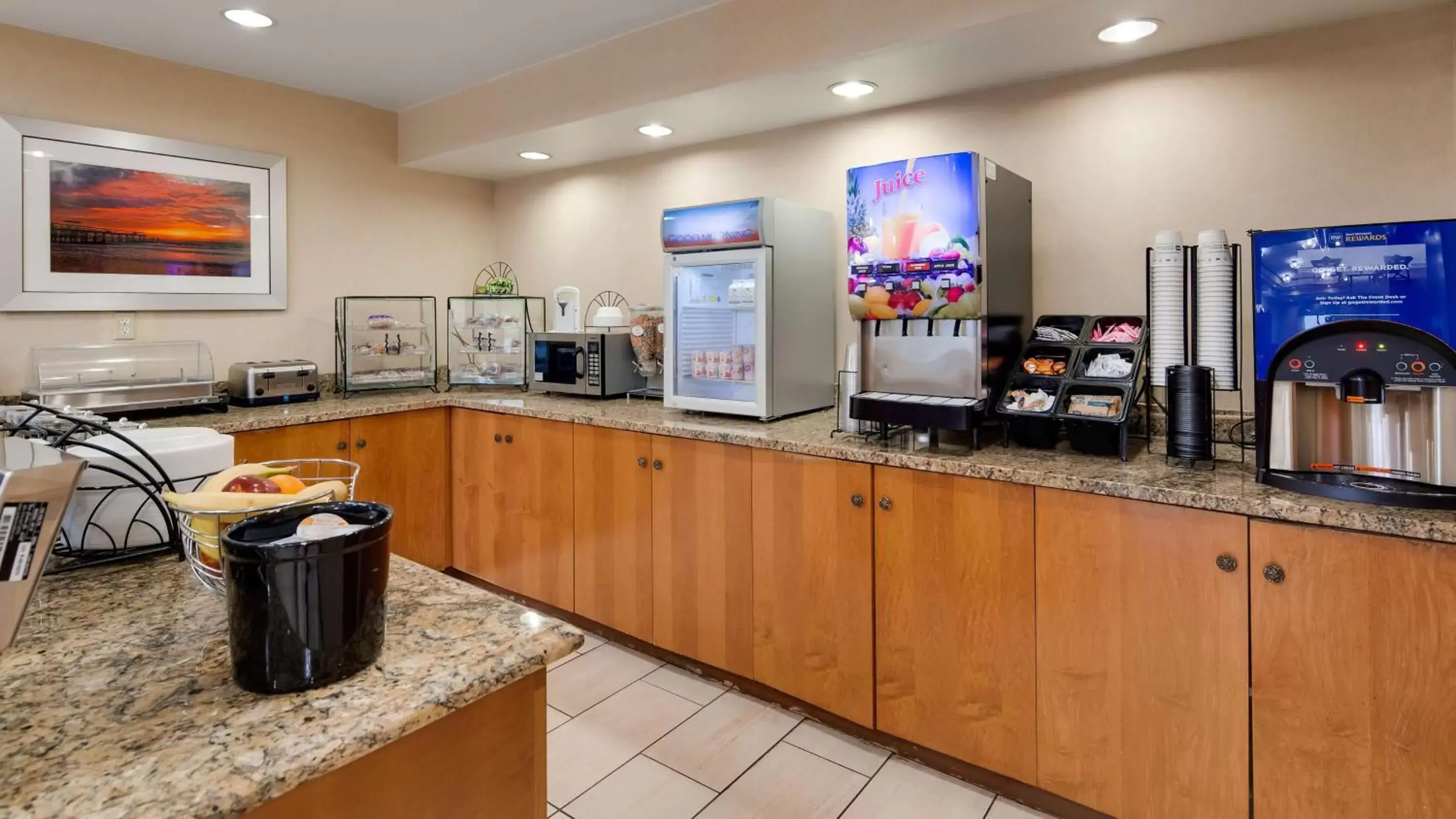 Restaurant/places to eat in Best Western Executive Inn - Latta