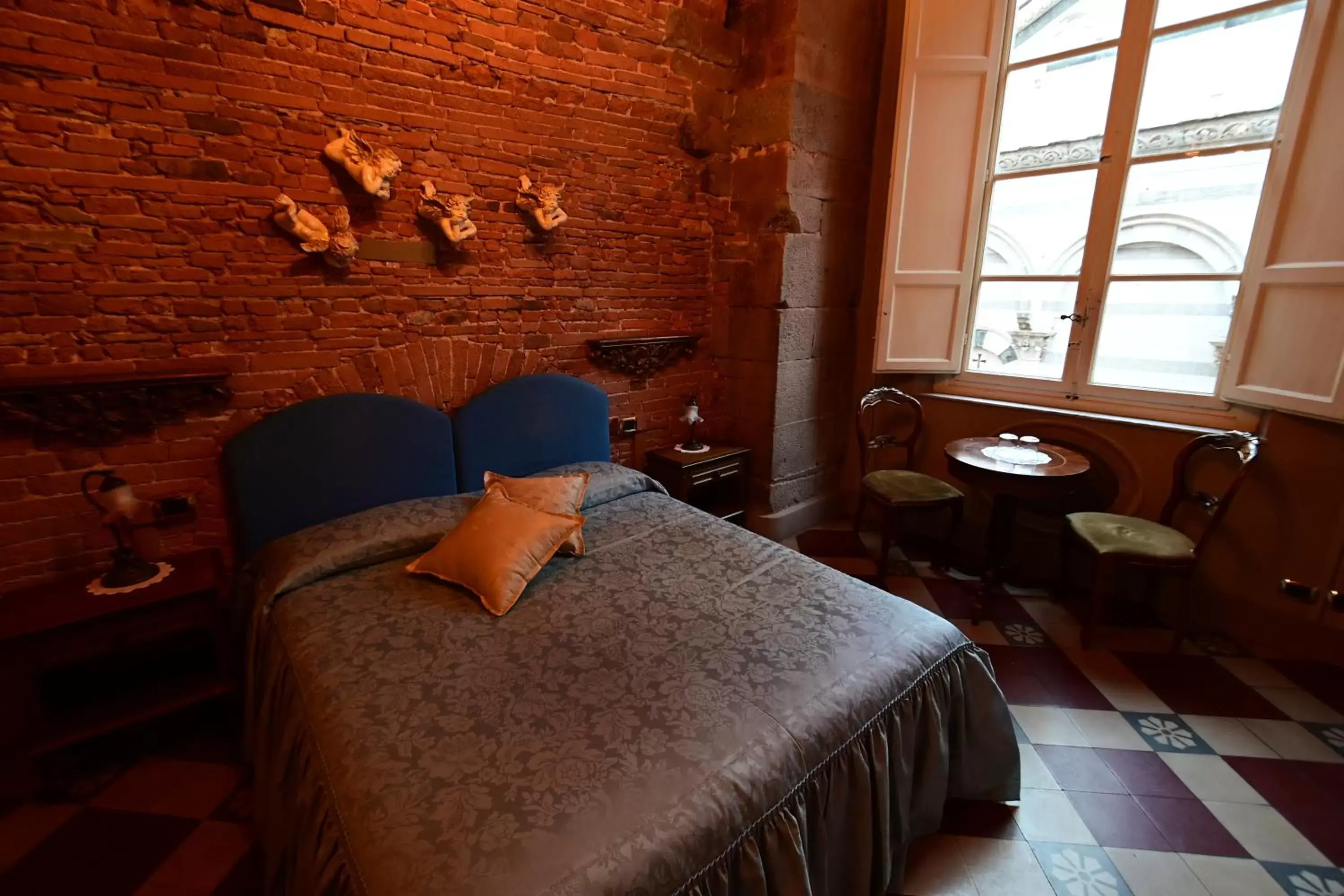 Bedroom, Bed in L'antica Bifore