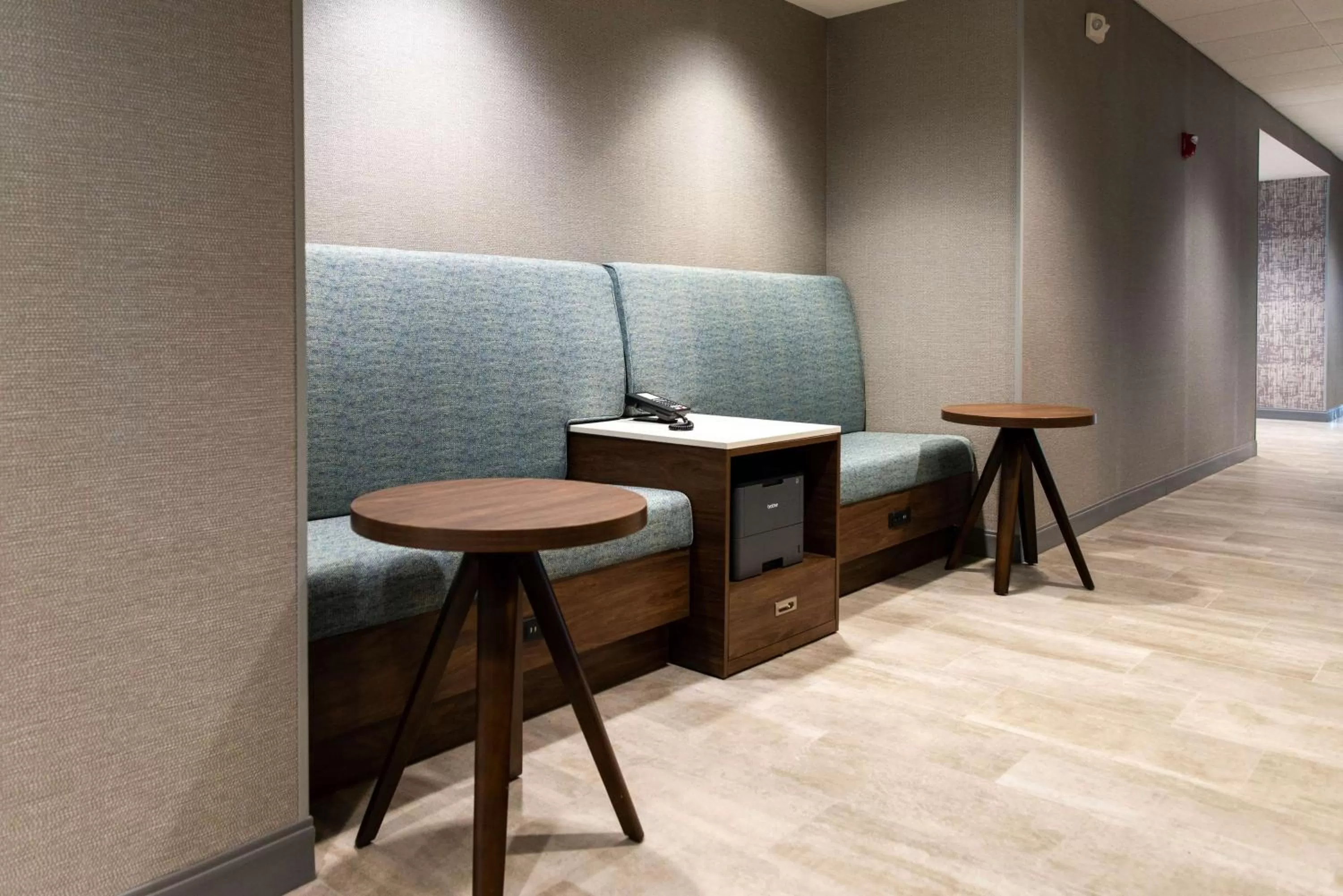 Property building in Hampton Inn Paris IL, IL