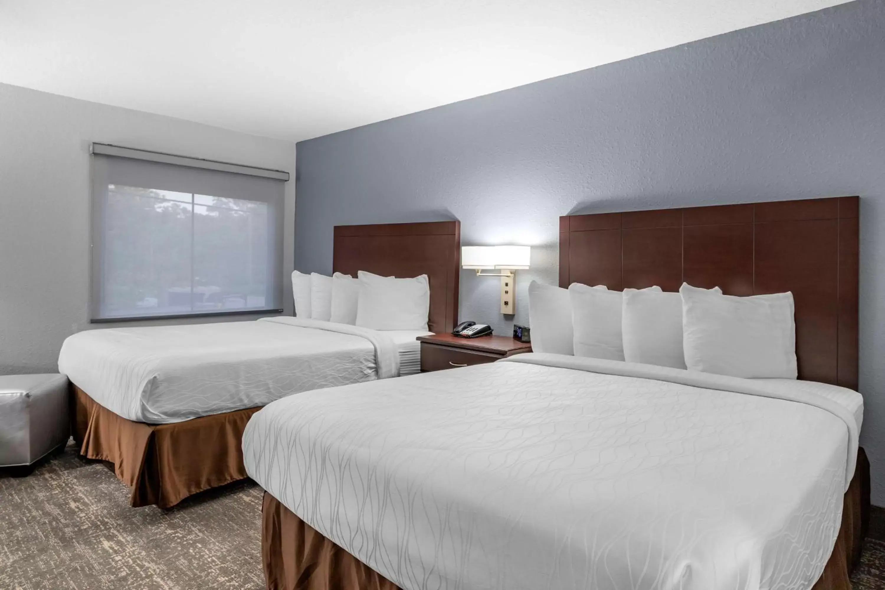 Queen Room with Two Queen Beds and Bath Tub - Disability Access/Non-Smoking in Best Western Plus Orange County Queen Room with Two Queen Beds and Bath Tub - Disability Access/Non-Smoking in Best Western Plus Orange County