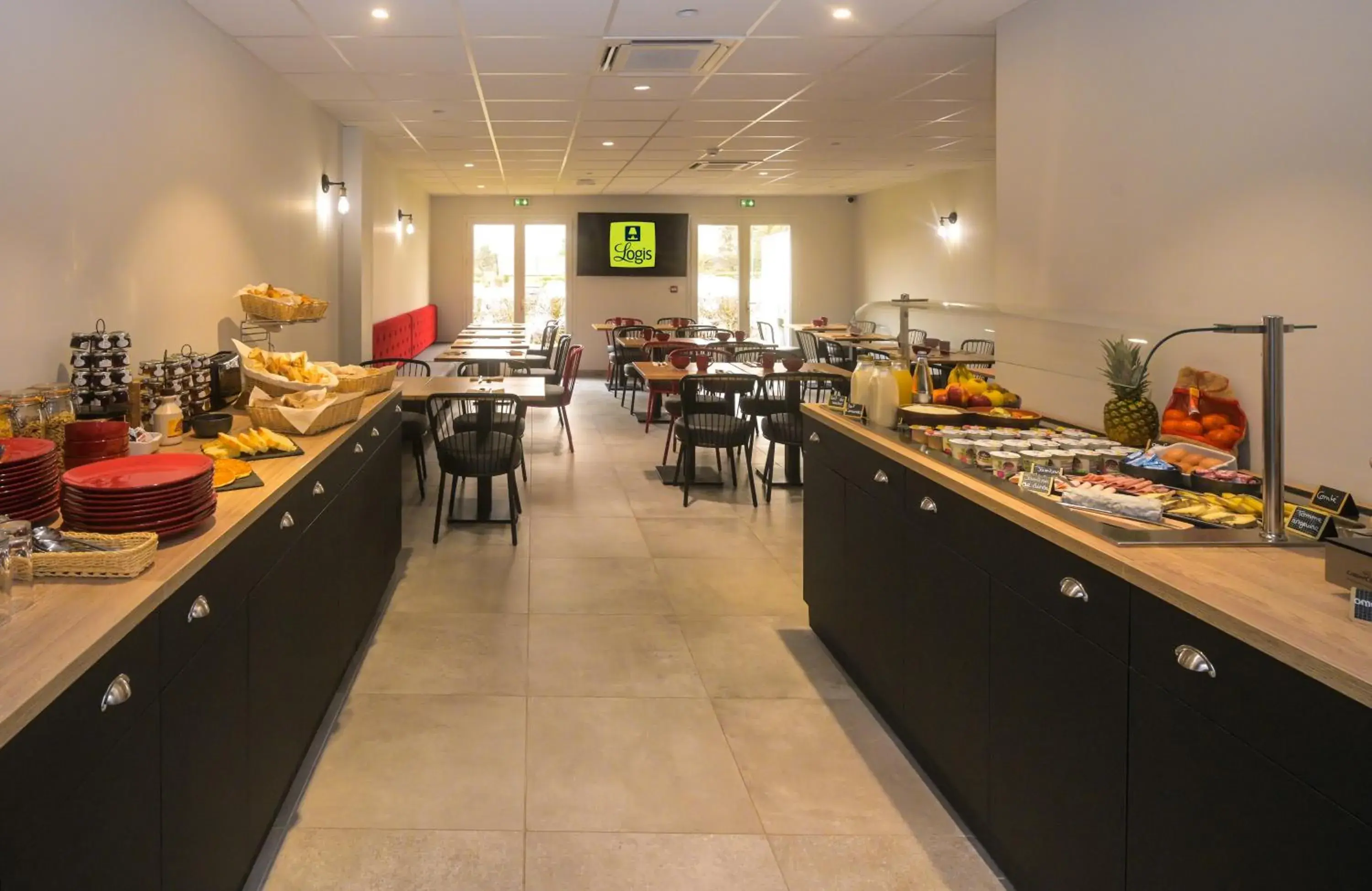 Buffet breakfast, Restaurant/Places to Eat in Logis Angers Sud