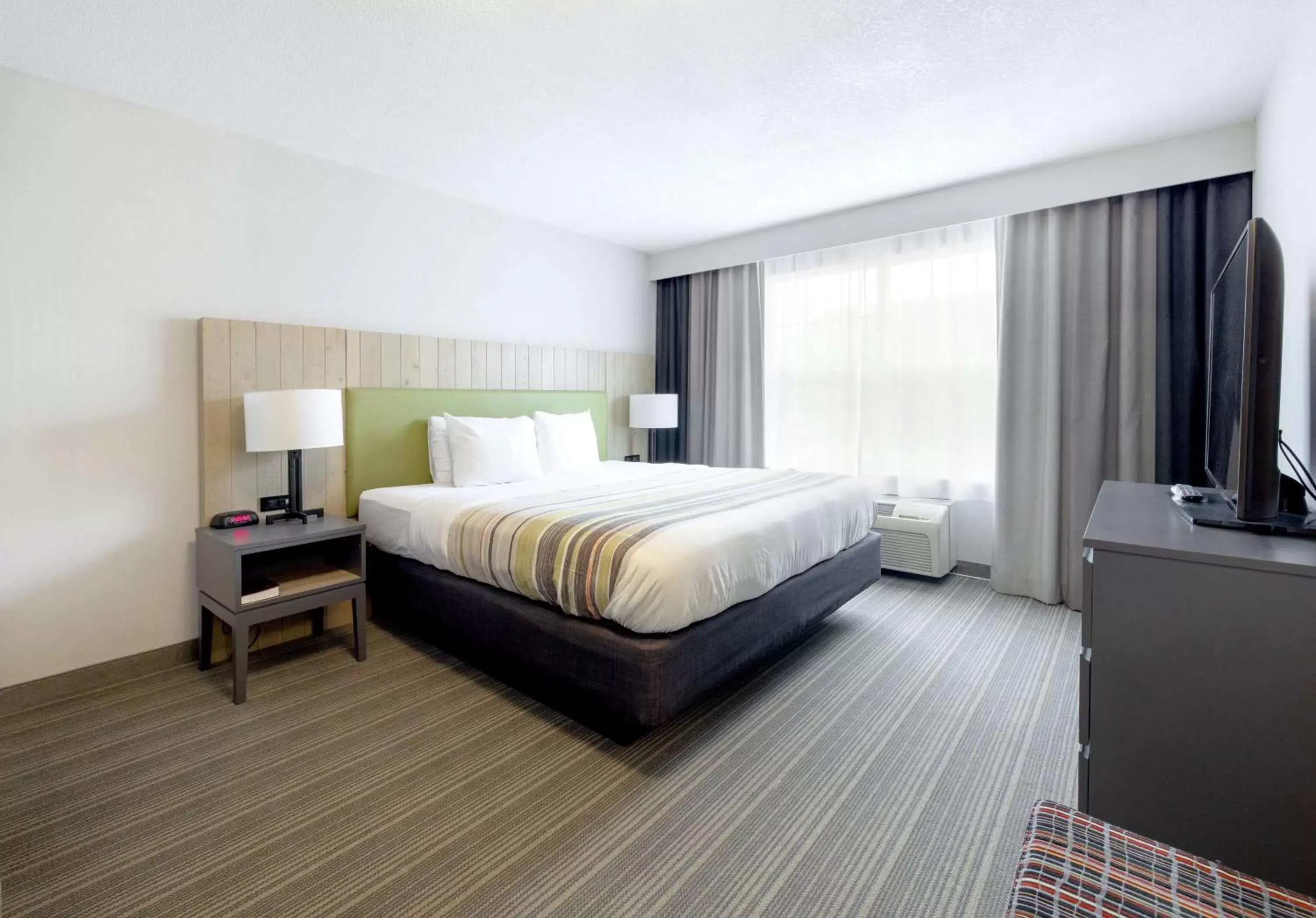 Photo of the whole room, Bed in Country Inn & Suites by Radisson, Tinley Park, IL