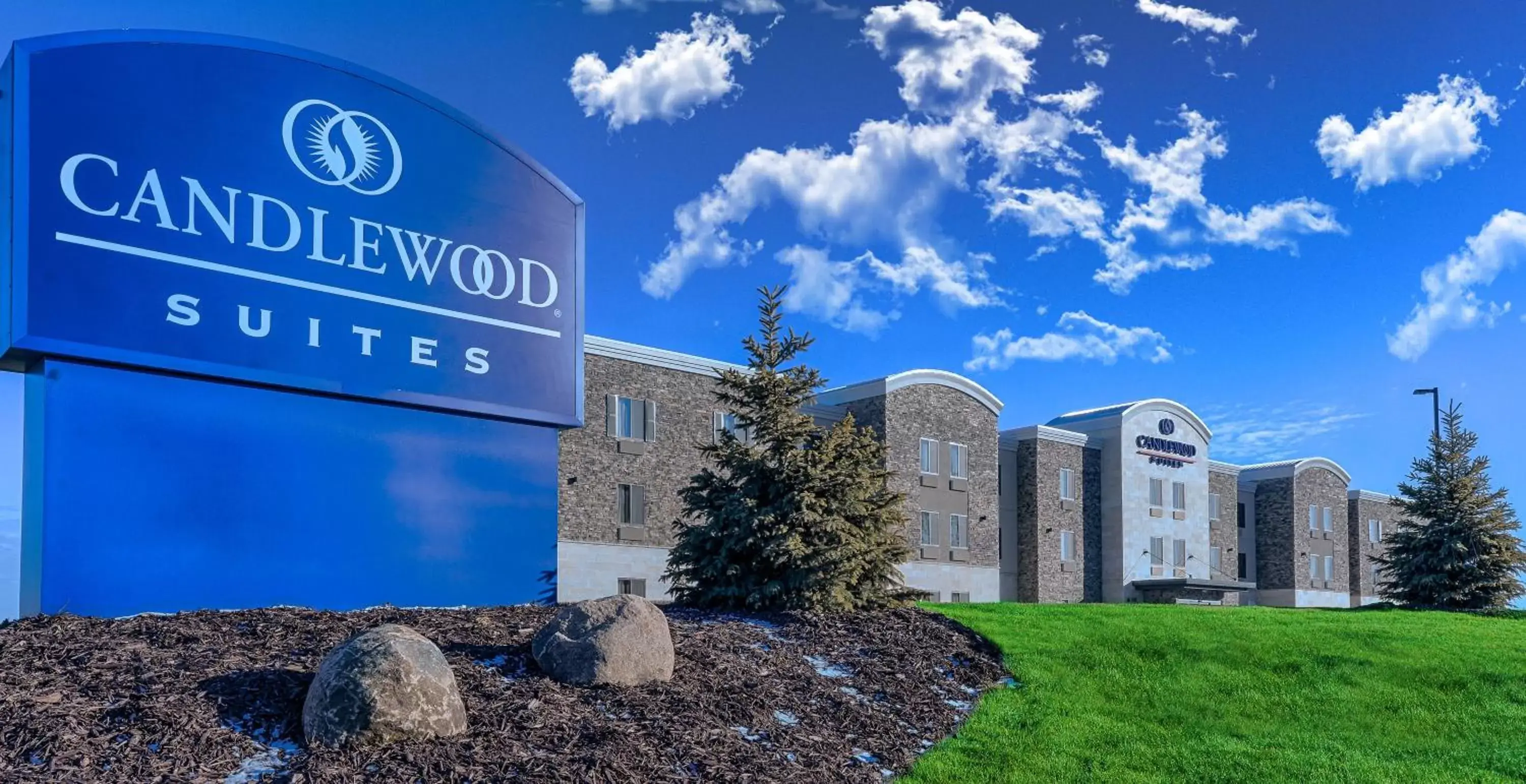Property Building in Candlewood Suites Lakeville I-35, an IHG Hotel