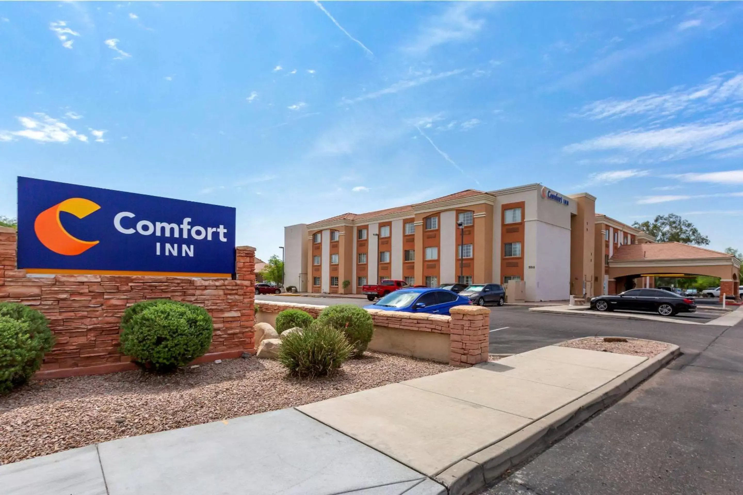 Property Building in Comfort Inn & Suites North Glendale and Peoria