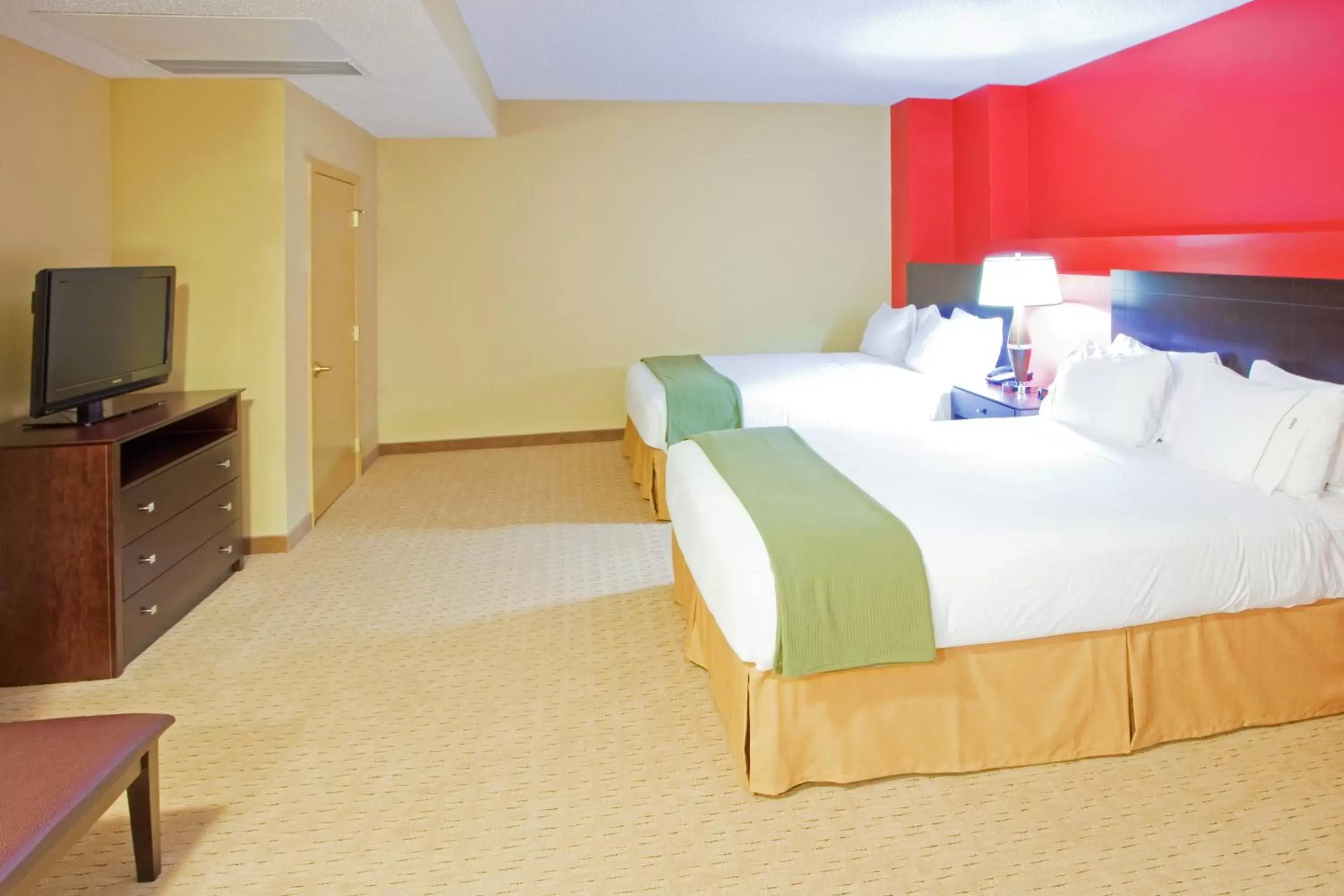 Photo of the whole room, Bed in Holiday Inn Express Baltimore-Downtown, an IHG Hotel