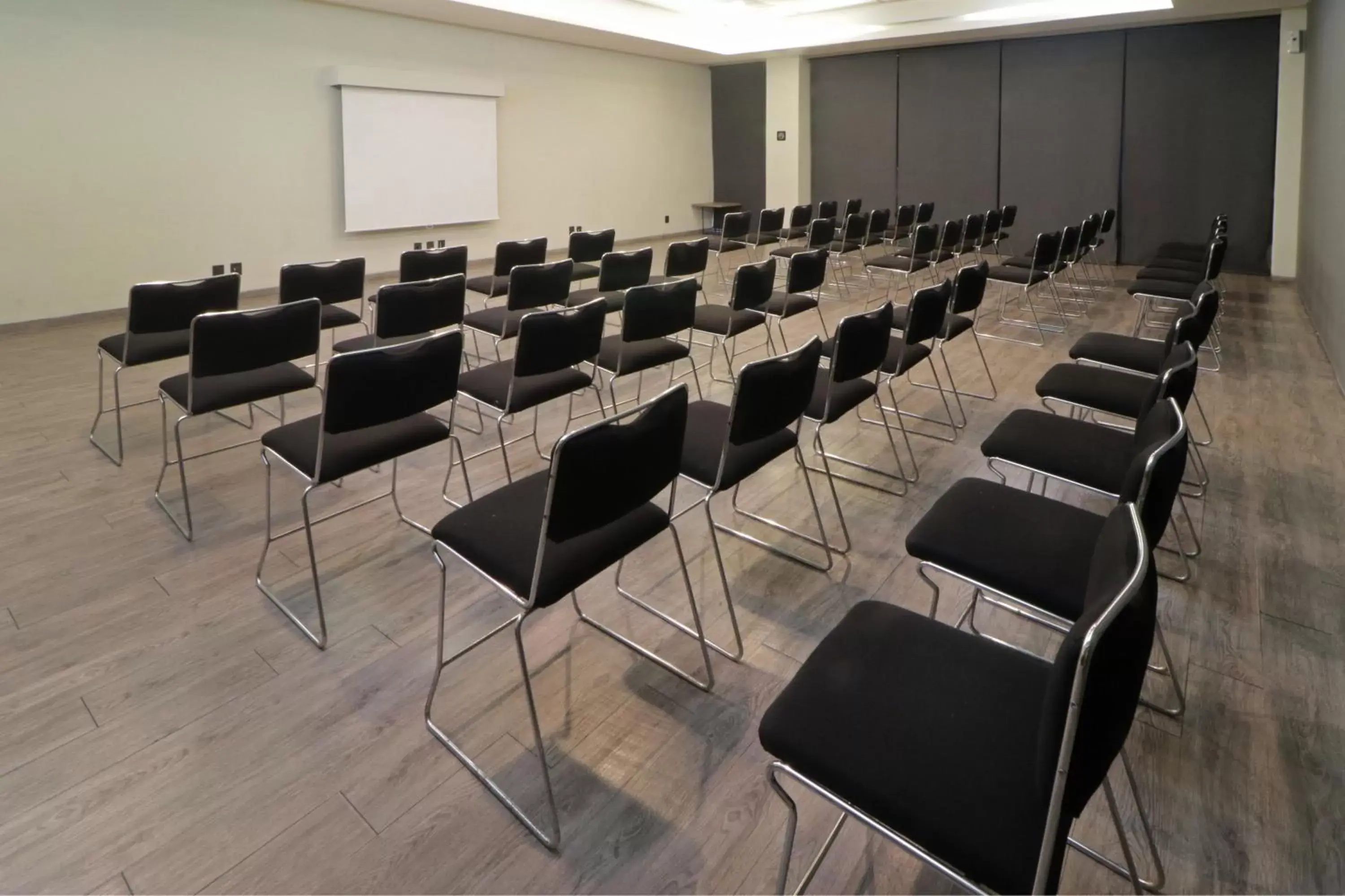 Meeting/conference room in City Express Plus by Marriott Monterrey Galerías