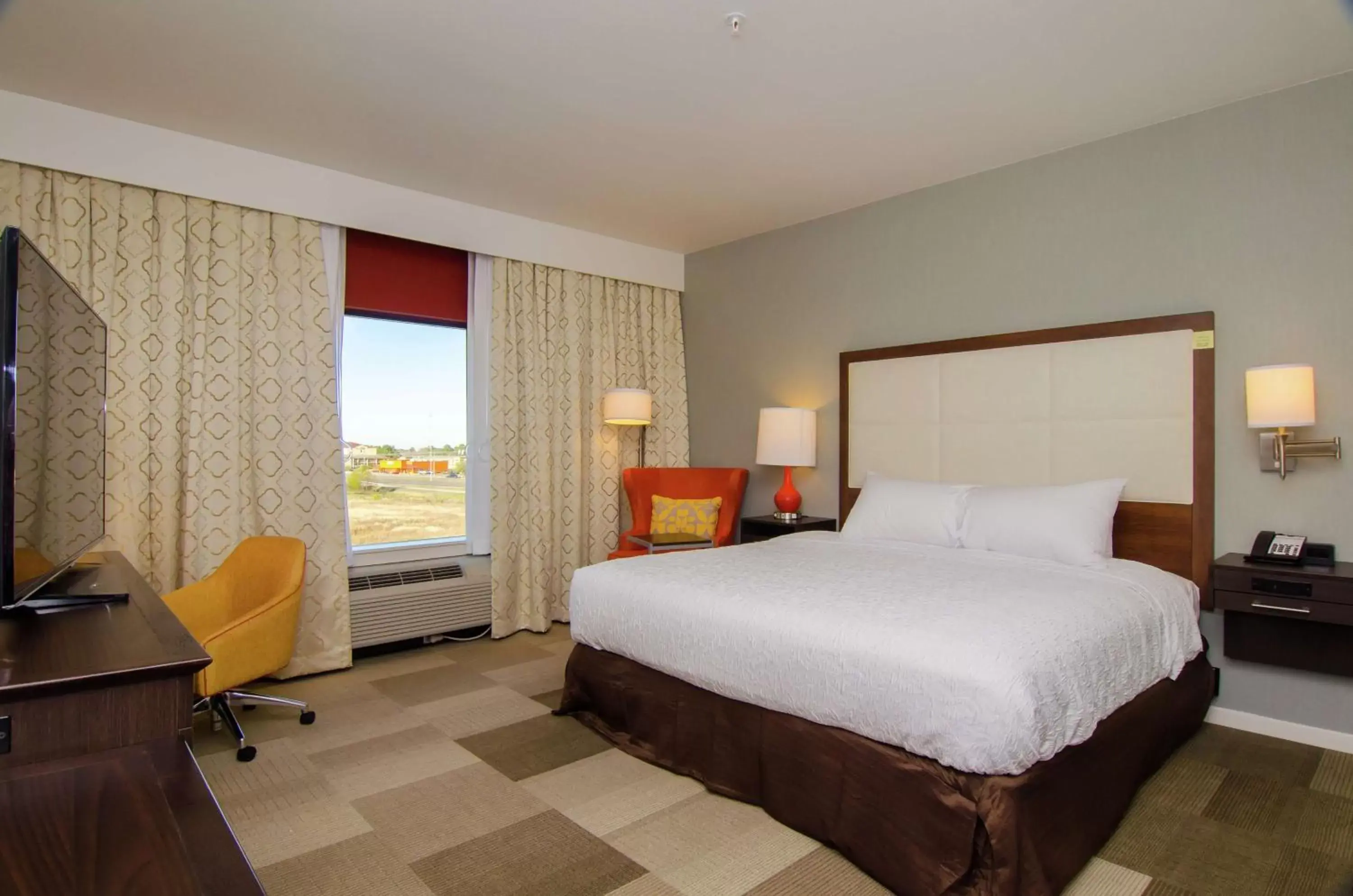 Bedroom, Bed in Hampton Inn & Suites Houston North IAH, TX