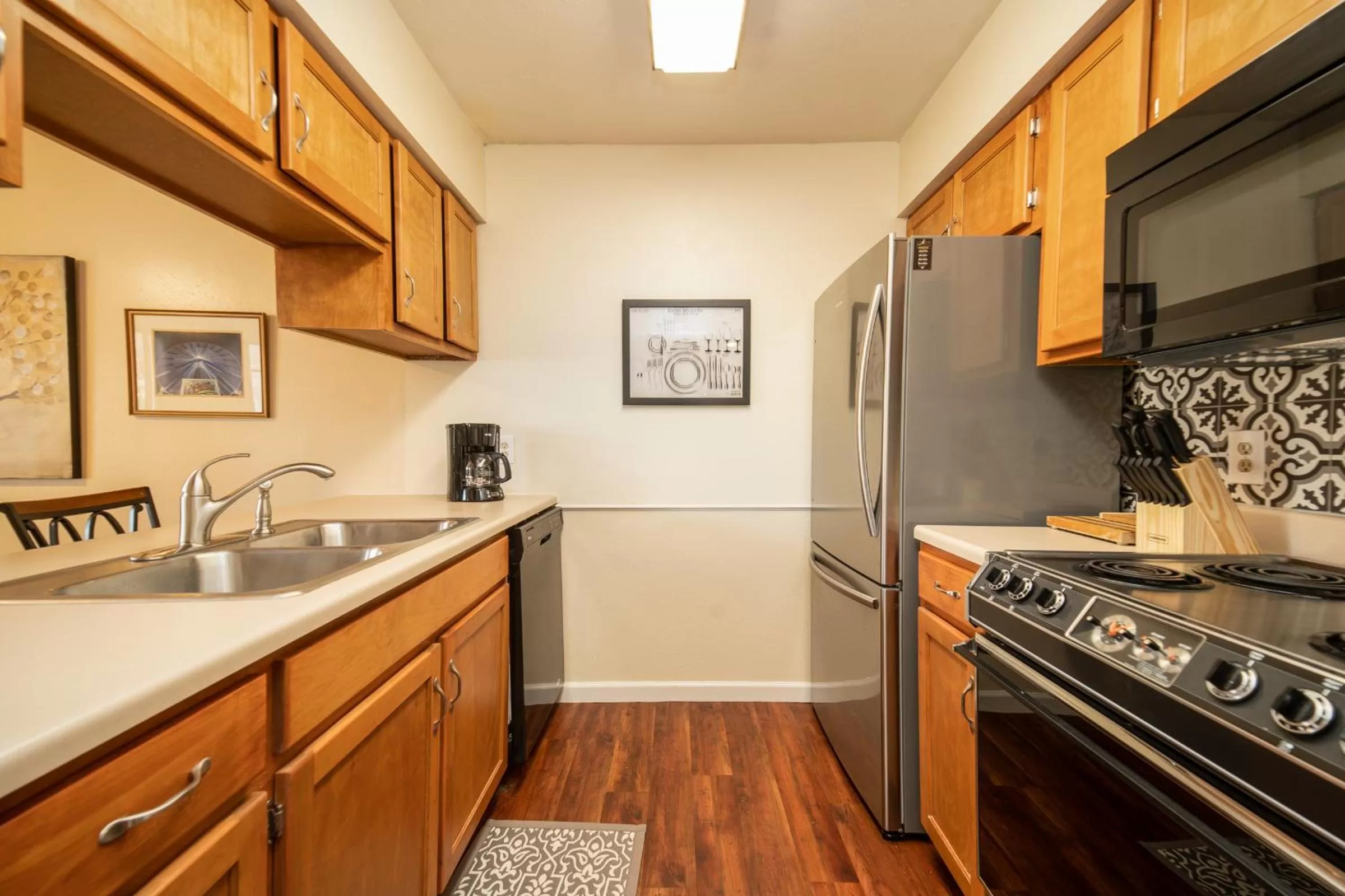 Kitchen or kitchenette in Pointe Royale Golf Resort