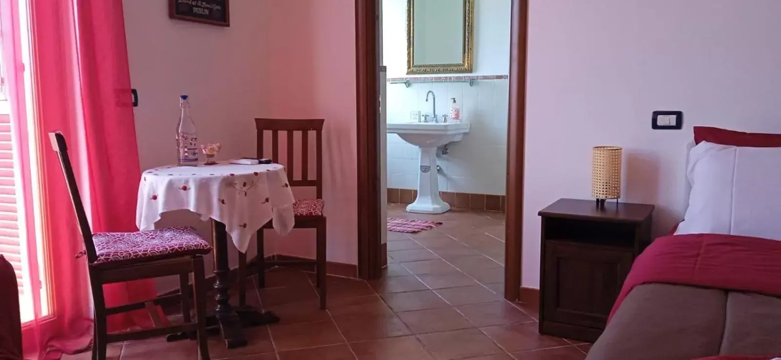 Dining Area in In Vino Veritas