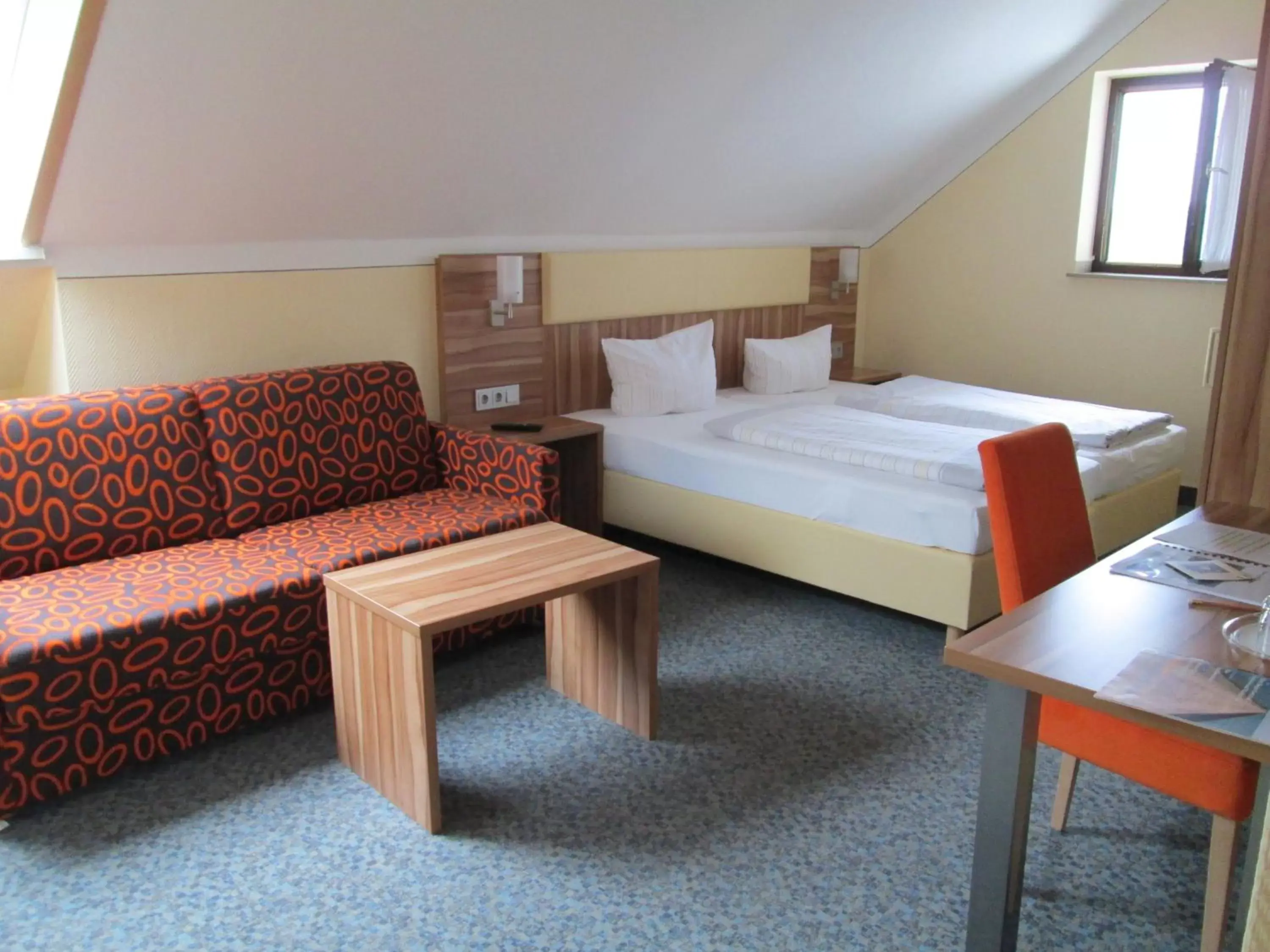 Photo of the whole room, Bed in Landhotel Karrenberg