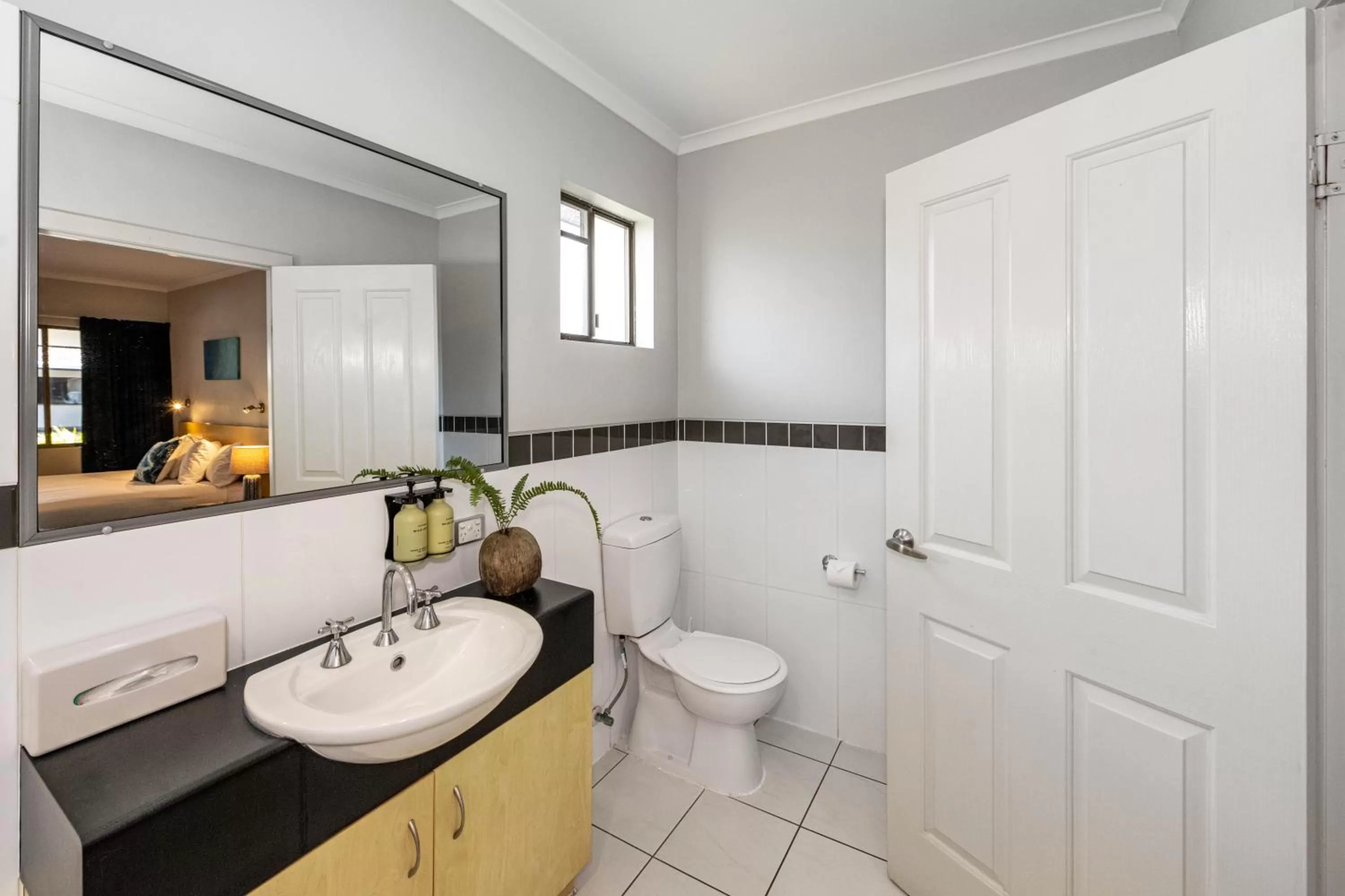 Toilet in Alara Motor Inn