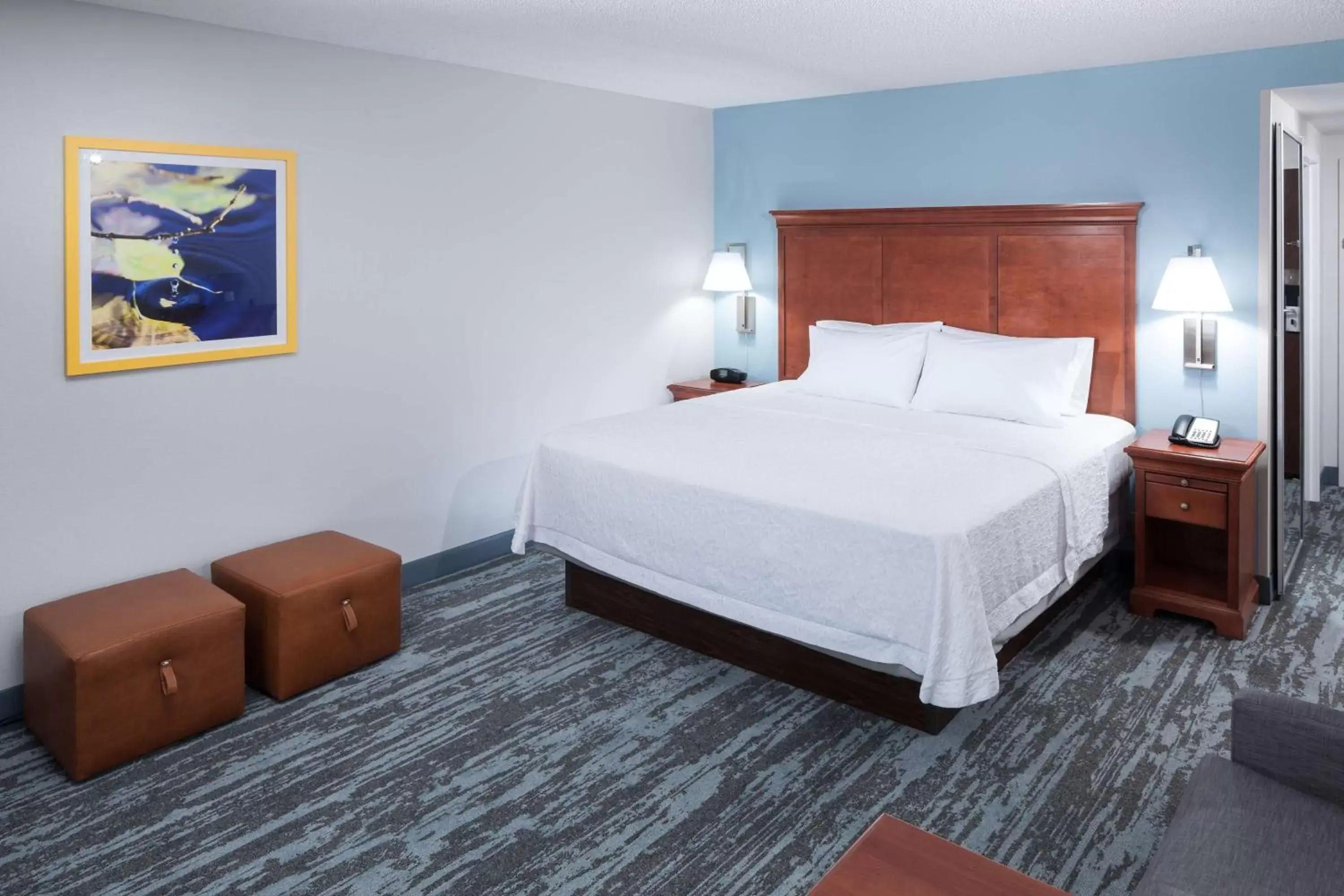 Bed in Hampton Inn & Suites Jackson