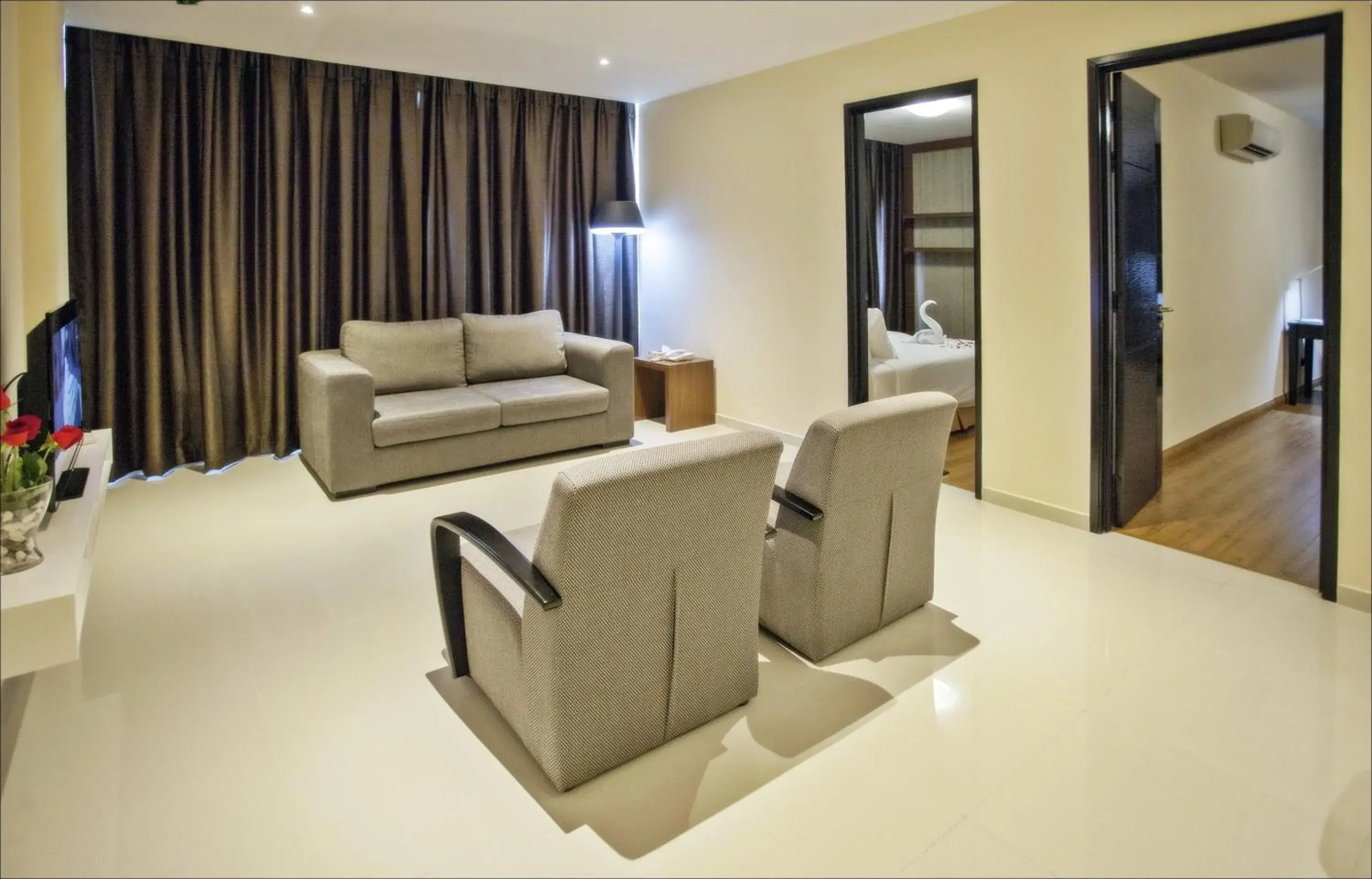 Bedroom, Seating Area in Cathayana Hotel Kuantan