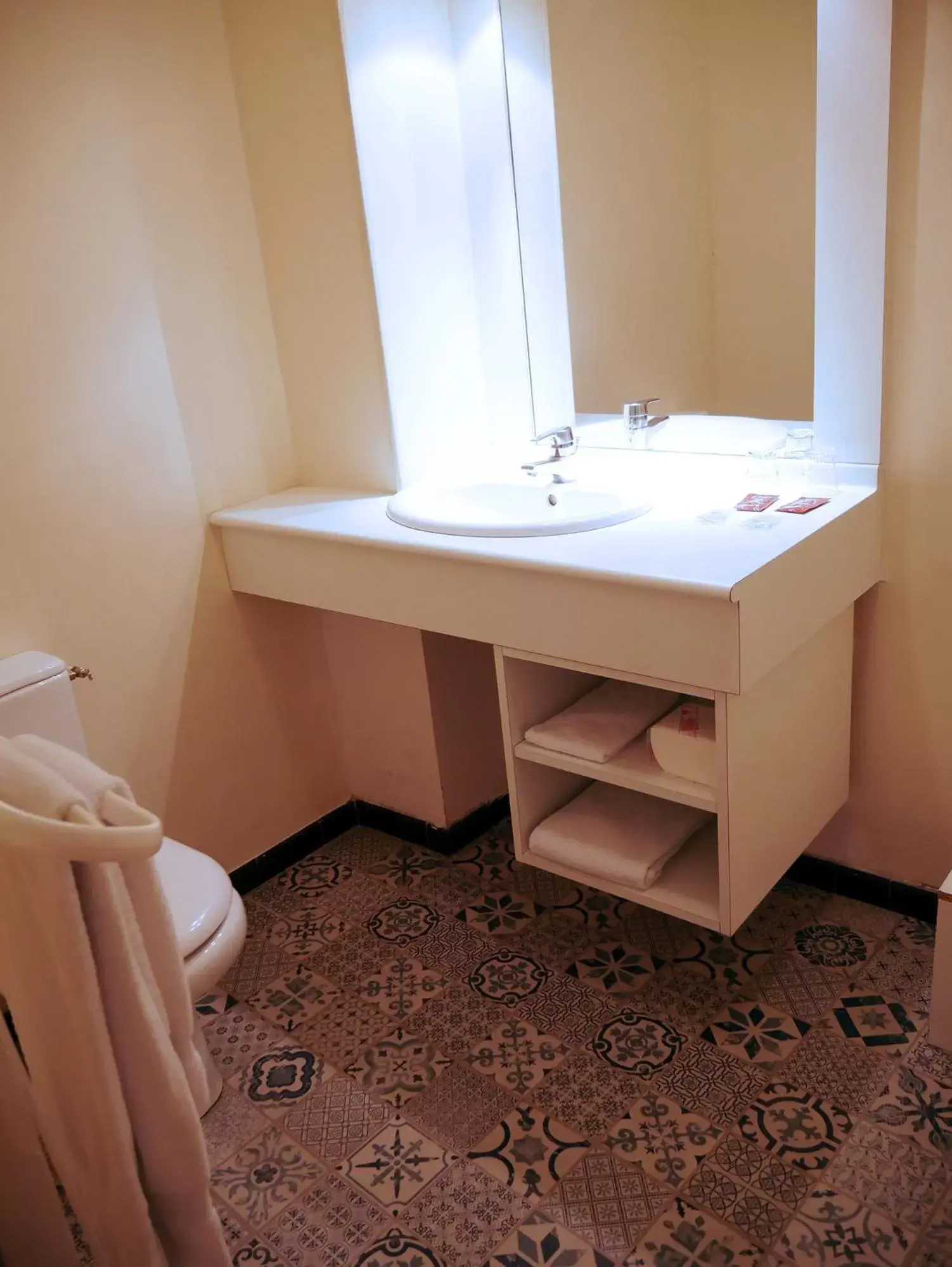Bathroom in Hotel Saint Jean