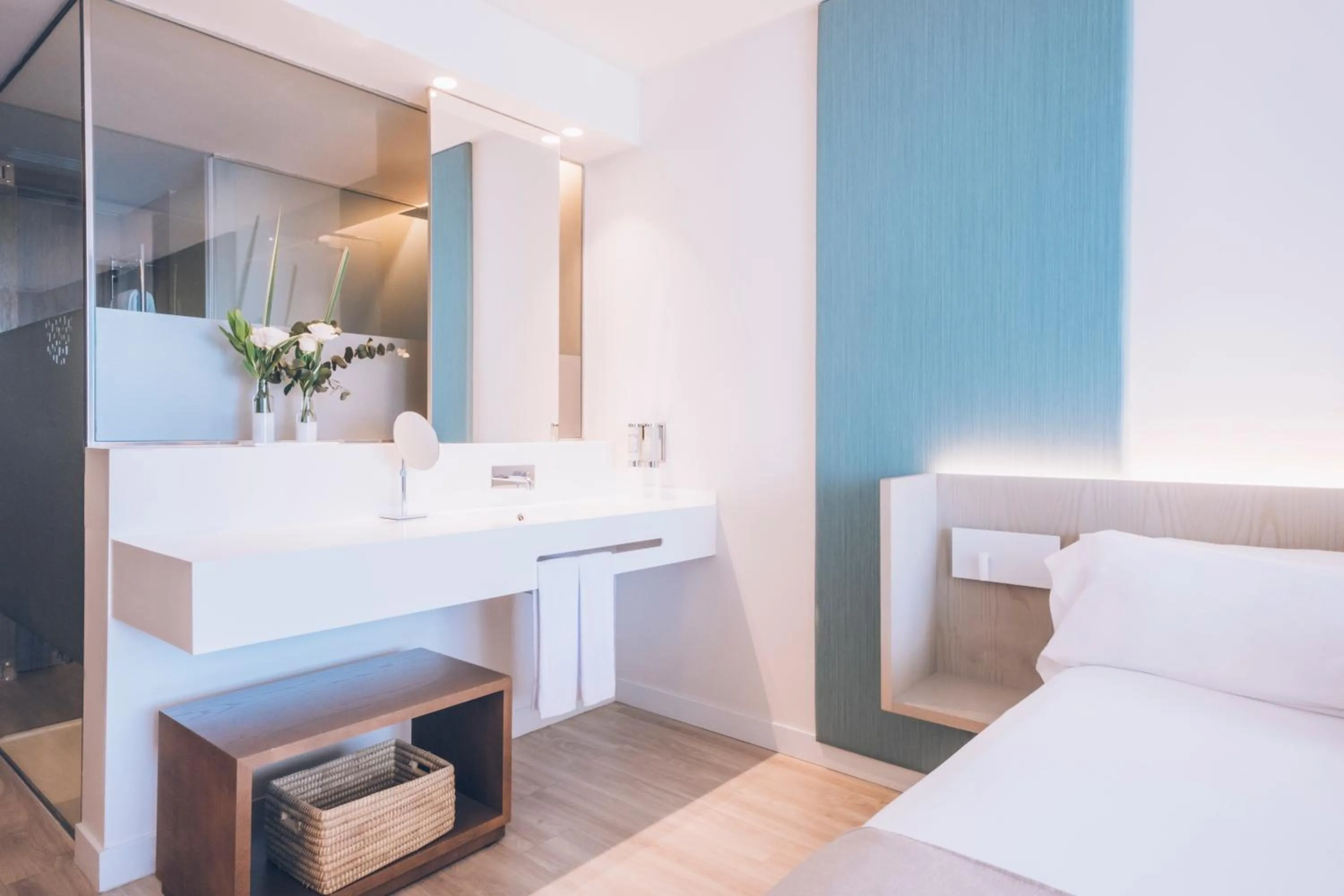 Toilet, Bed in Iberostar Selection Llaut Palma- Adults Only