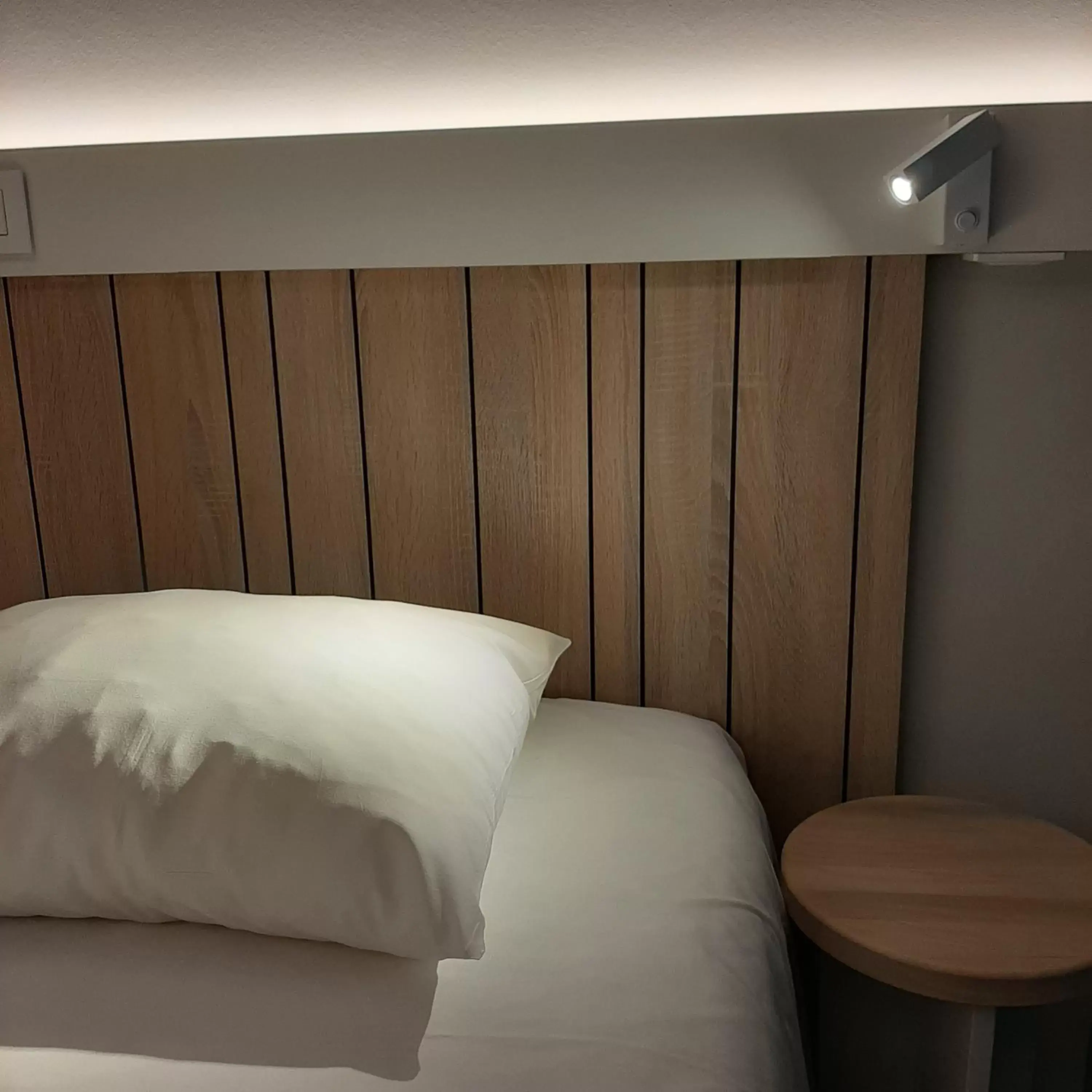 Bed in ibis Rennes Cesson