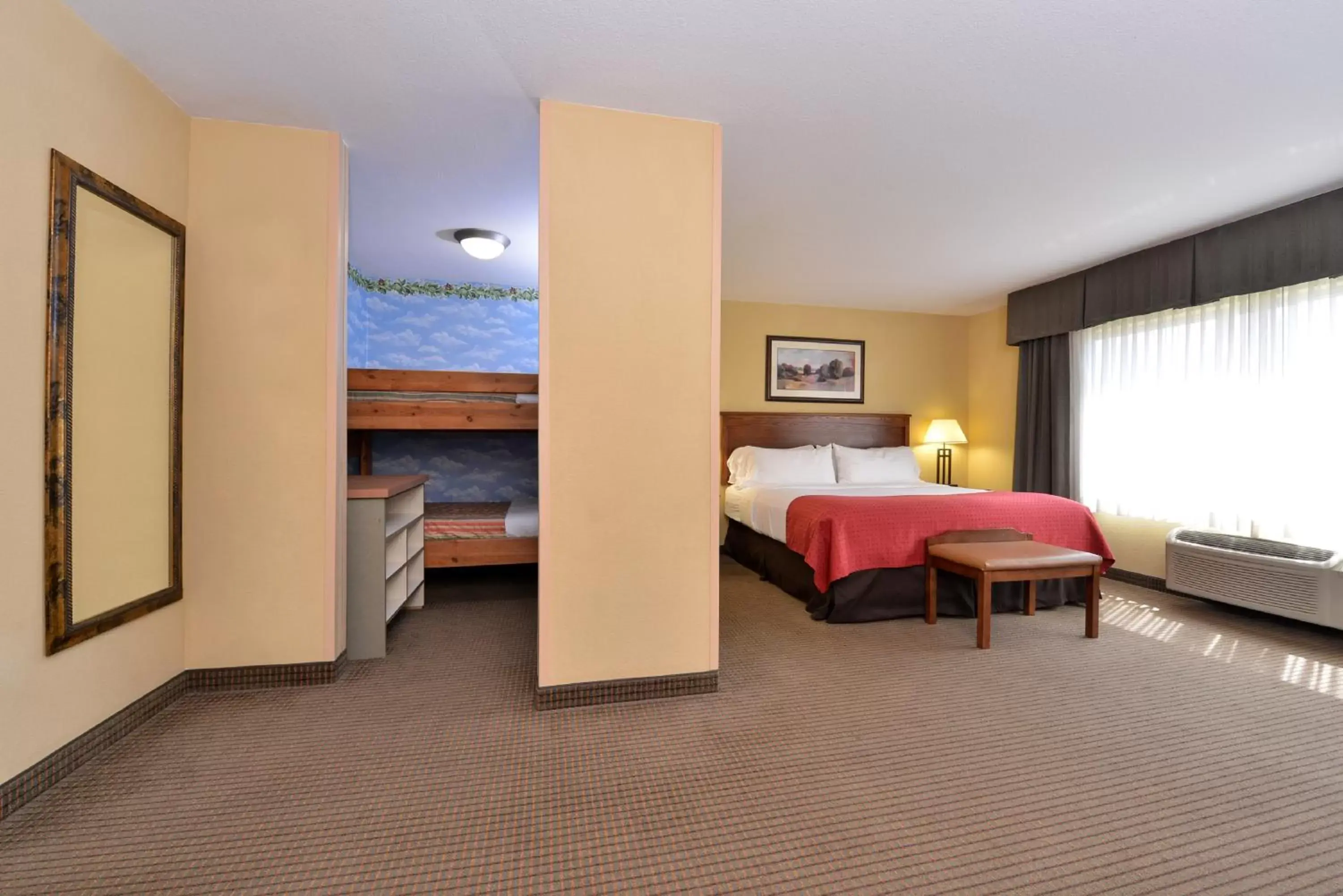 Bedroom in Holiday Inn Stevens Point - Convention Center, an IHG Hotel