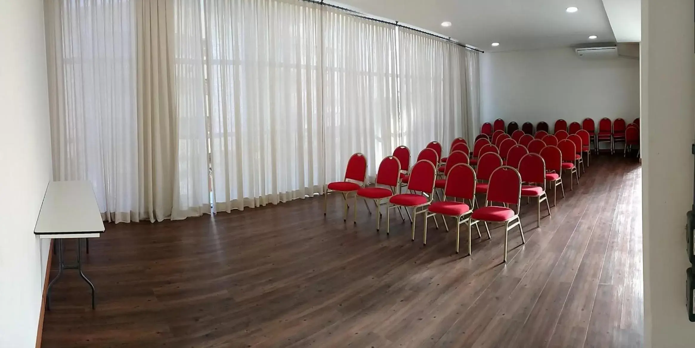 Meeting/conference room in Hotel Maestro Executive Toledo