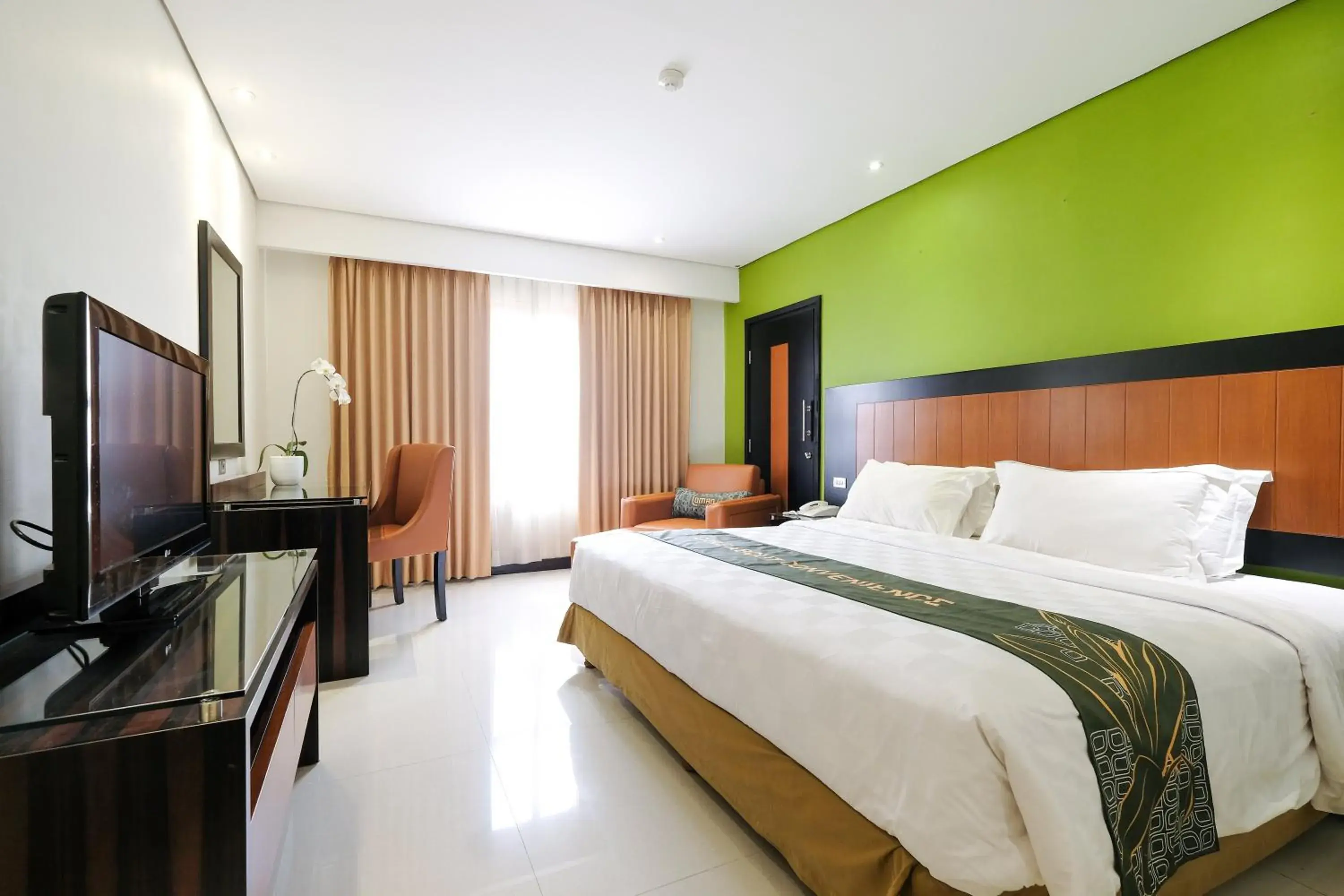 Bed in Prime Plaza Hotel Jogjakarta