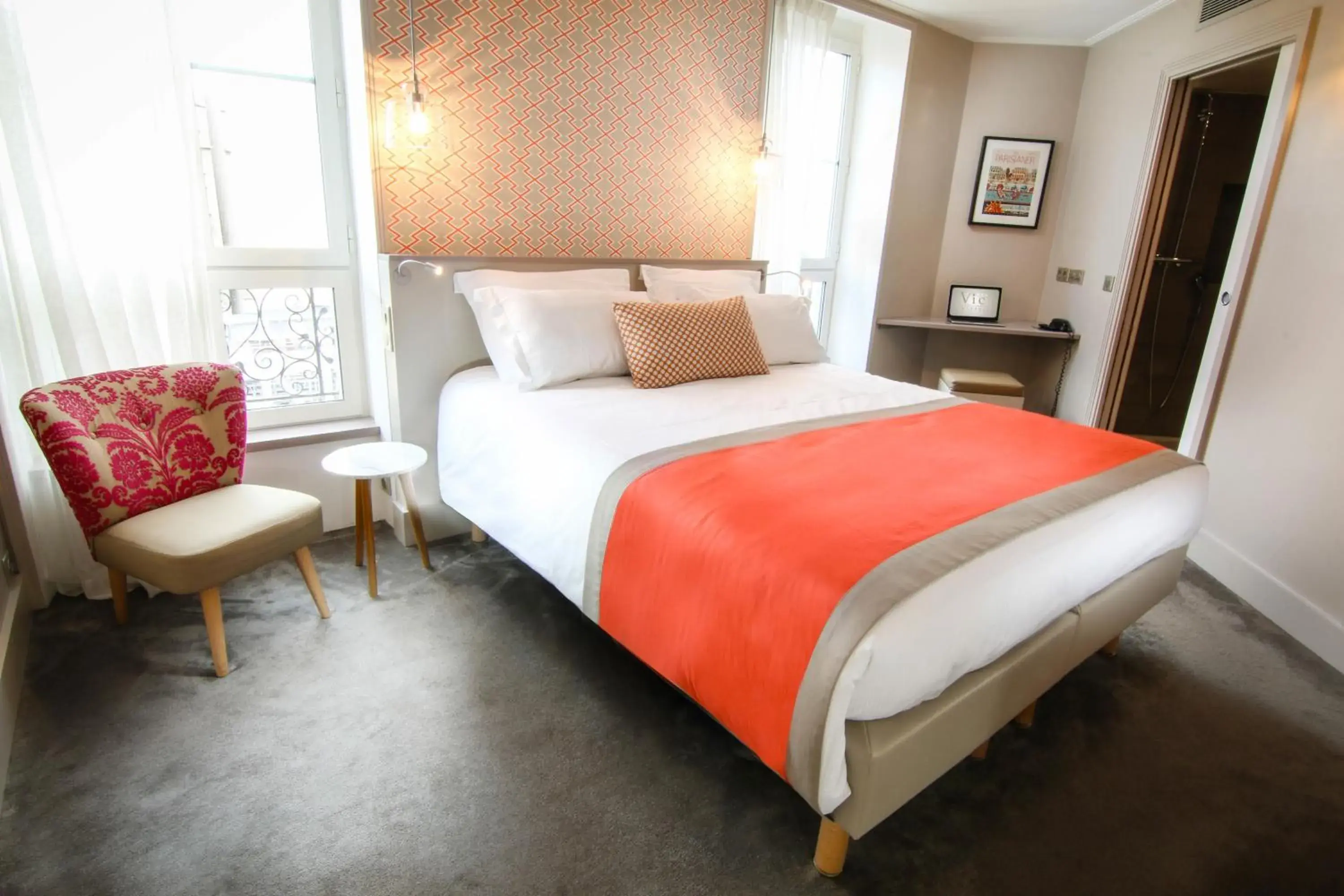 Superior Double Room in Hotel Vic Eiffel