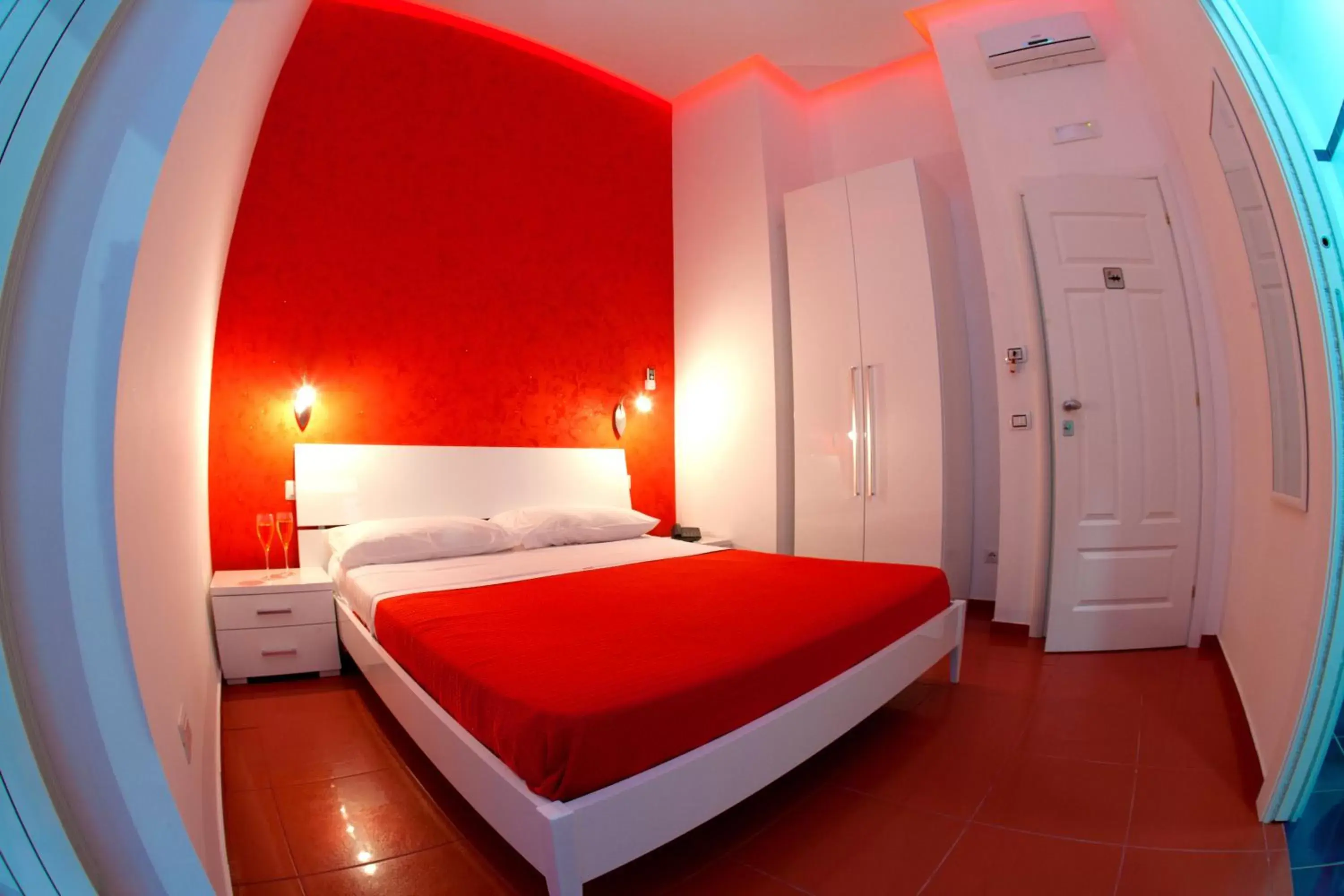Photo of the whole room, Bed in Mergellina Resort