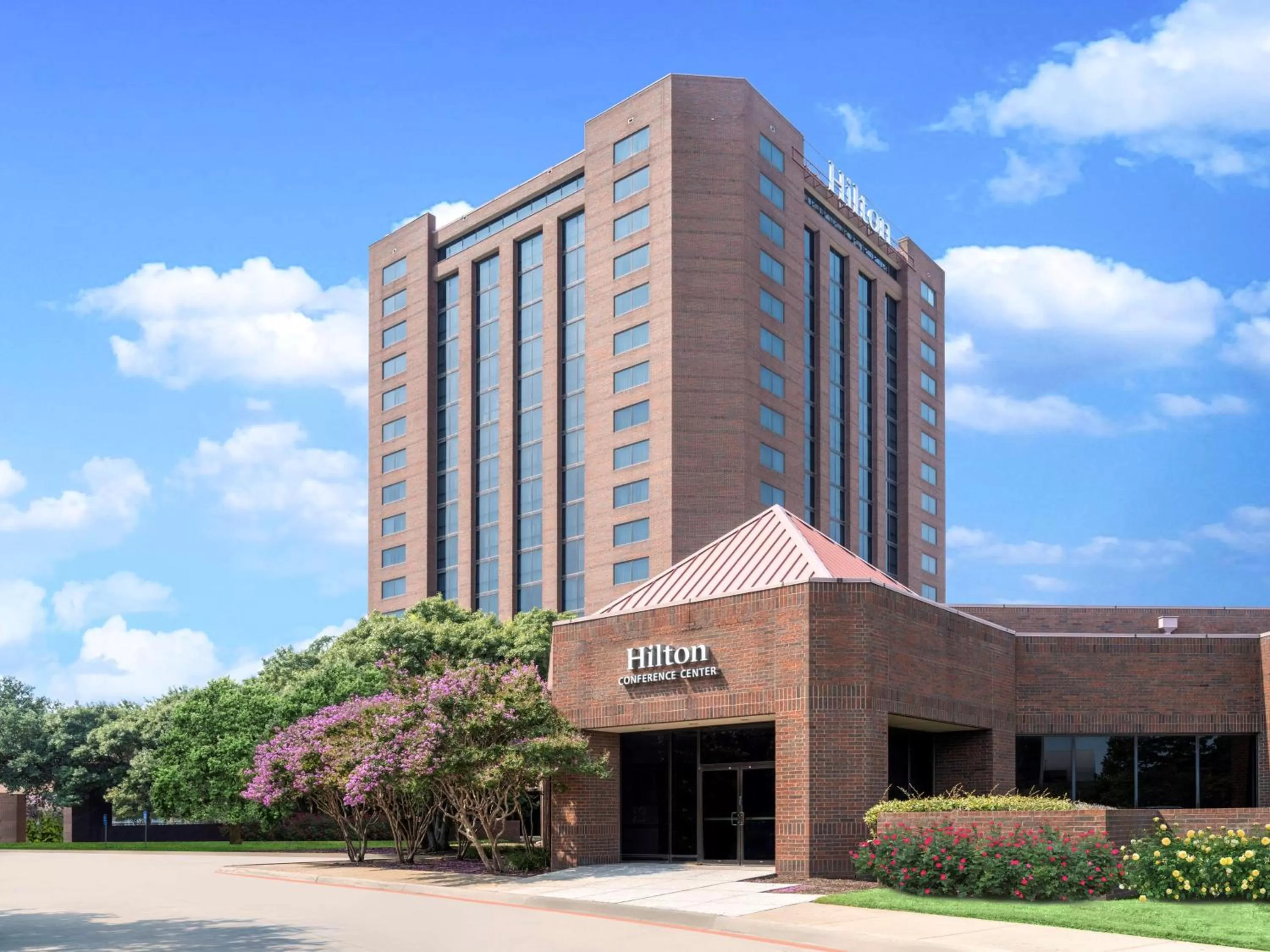 Property building in Hilton Richardson Dallas, TX