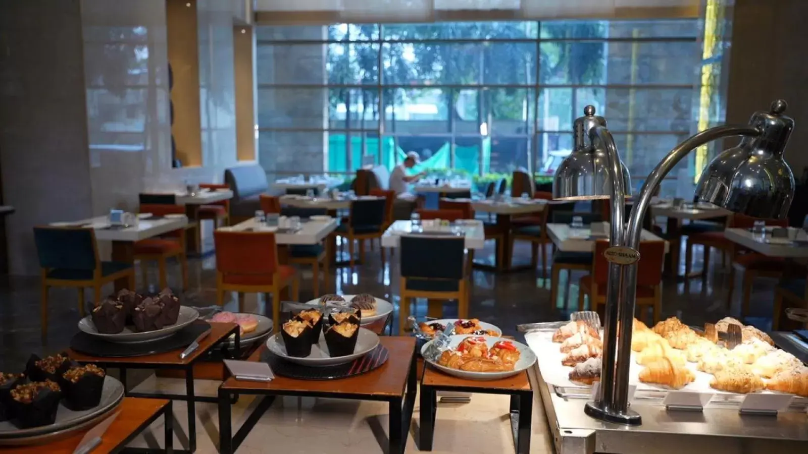 Breakfast, Restaurant/Places to Eat in The Westin Chennai Velachery