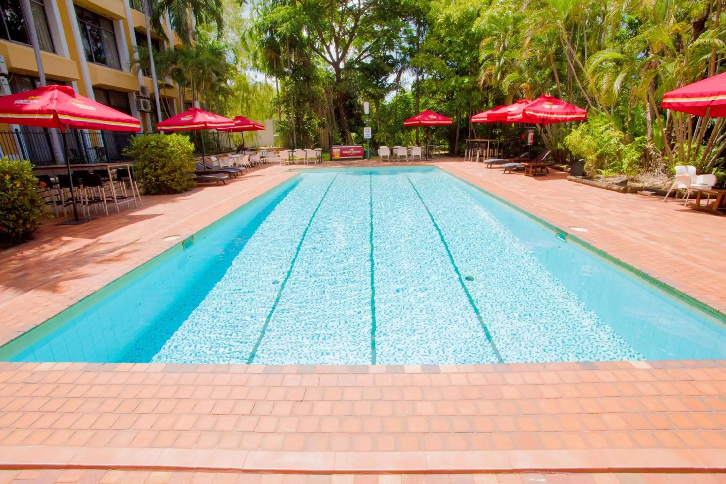 Swimming Pool in Frontier Hotel Darwin