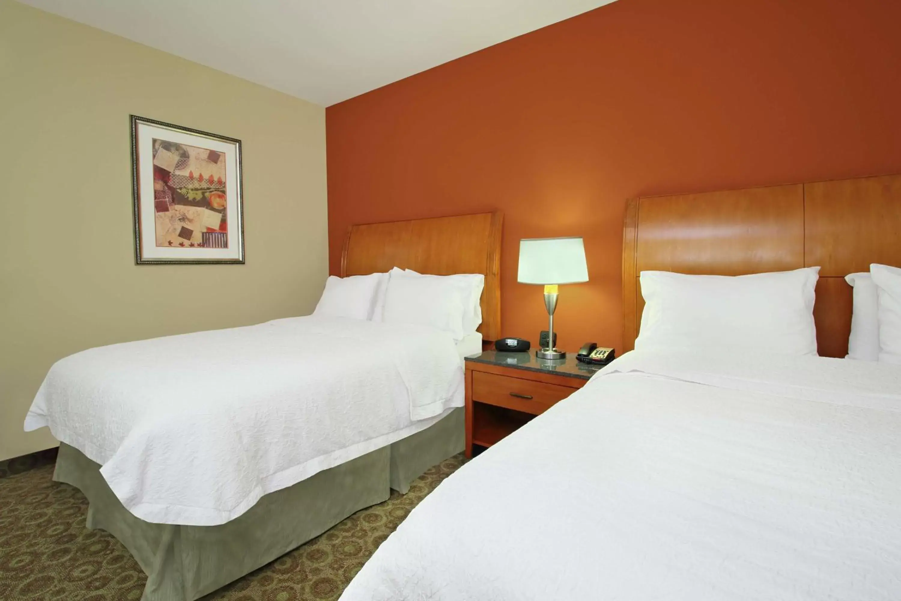 Bed in Hampton Inn & Suites Buffalo