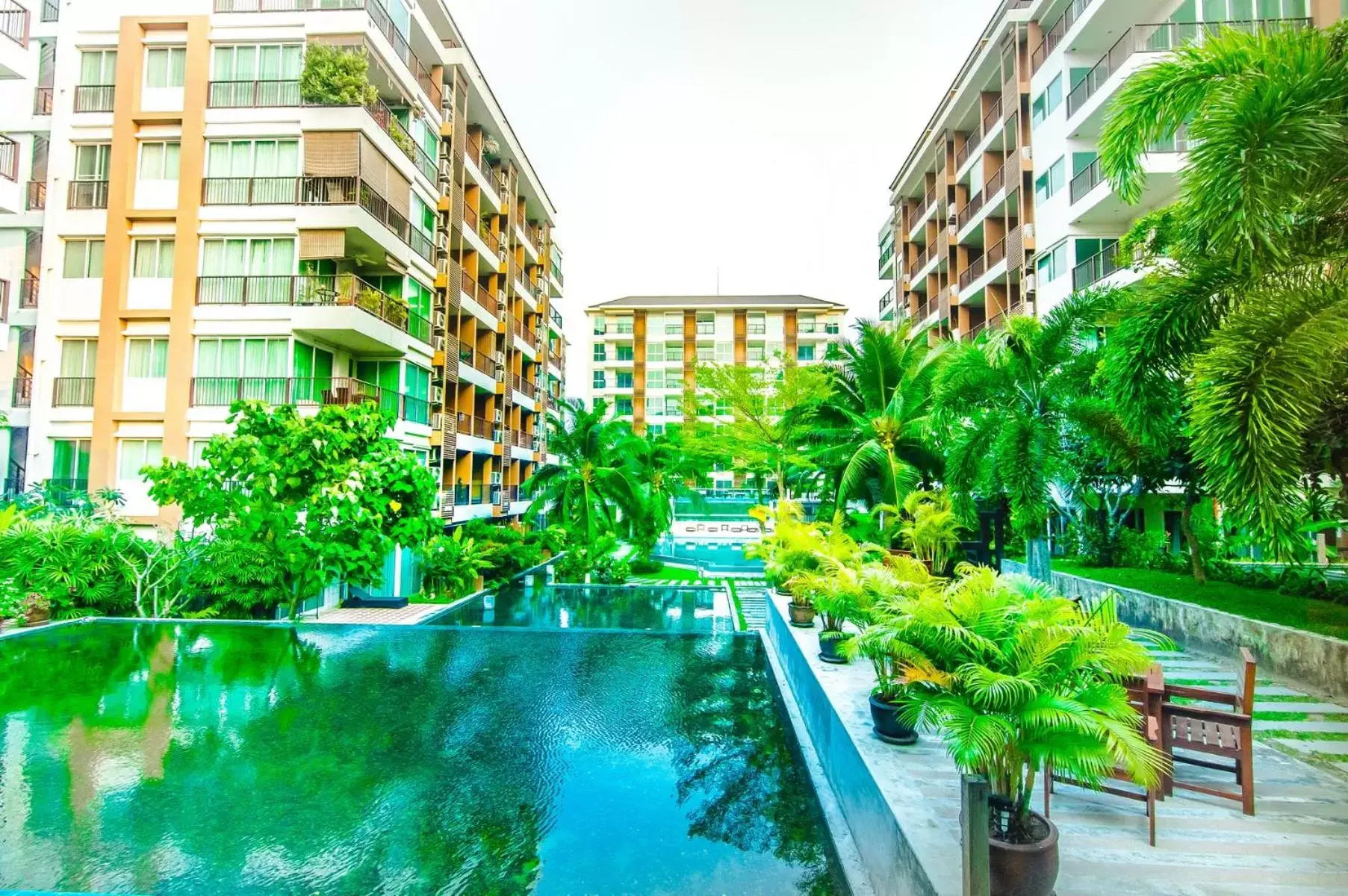 Swimming Pool in G Residence