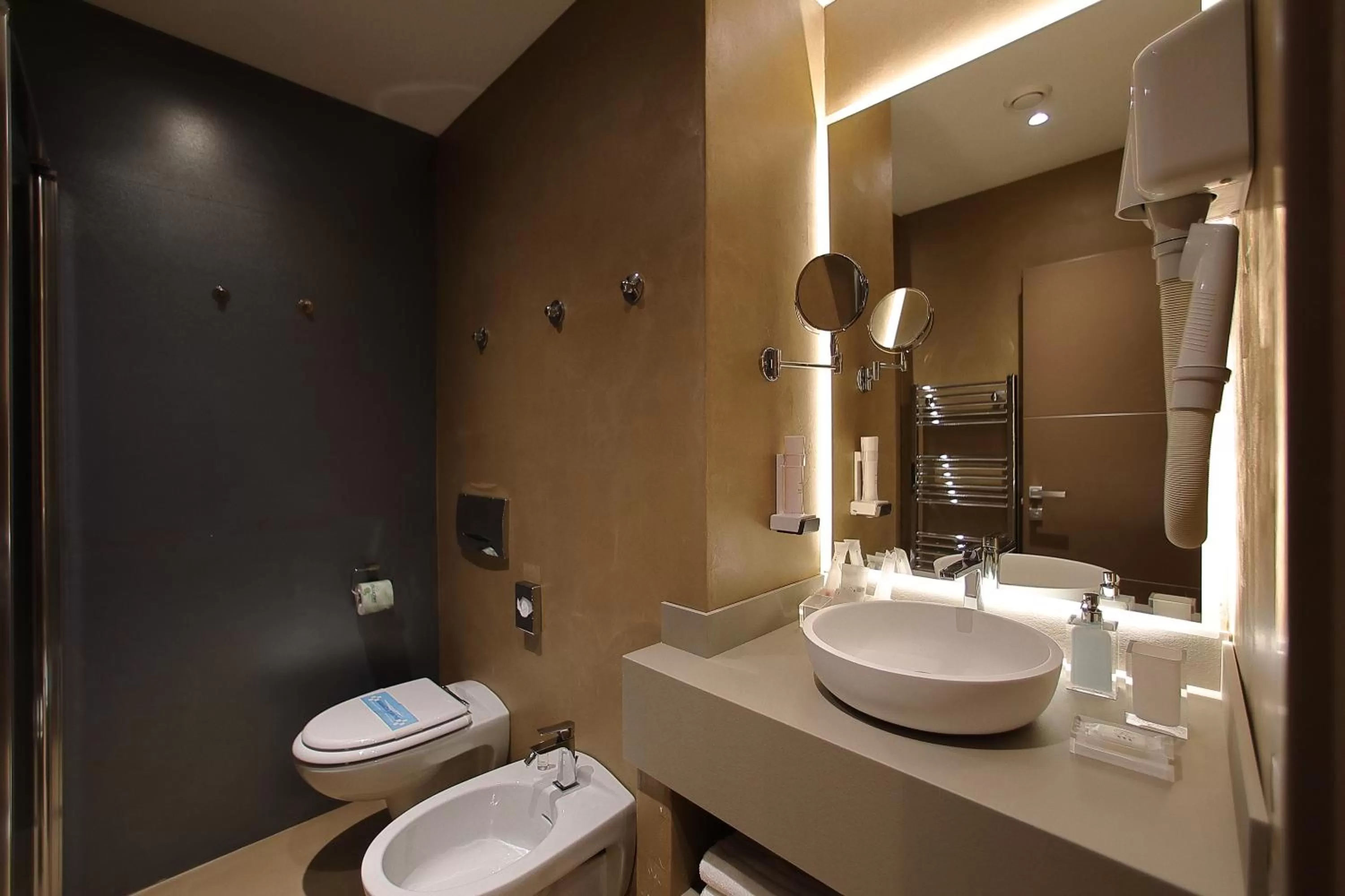 Bathroom in Hotel Bell'arrivo by Dori