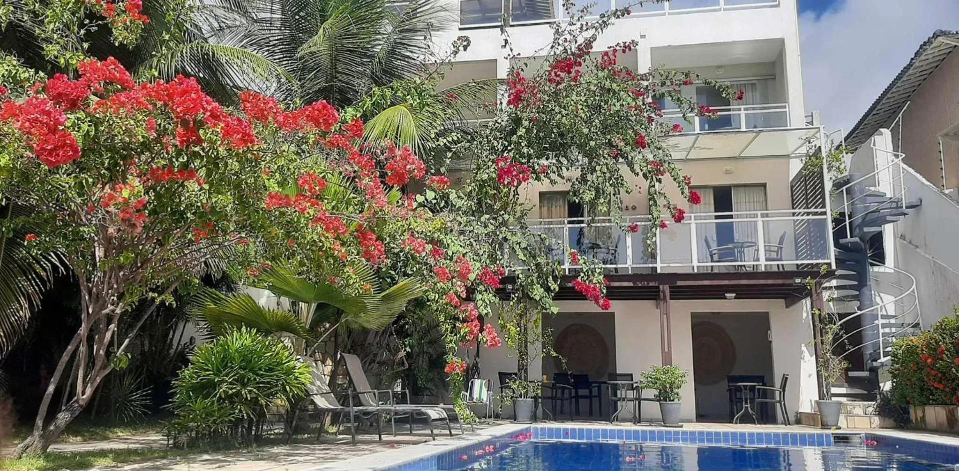 Spring, Property Building in Innsenso B&B