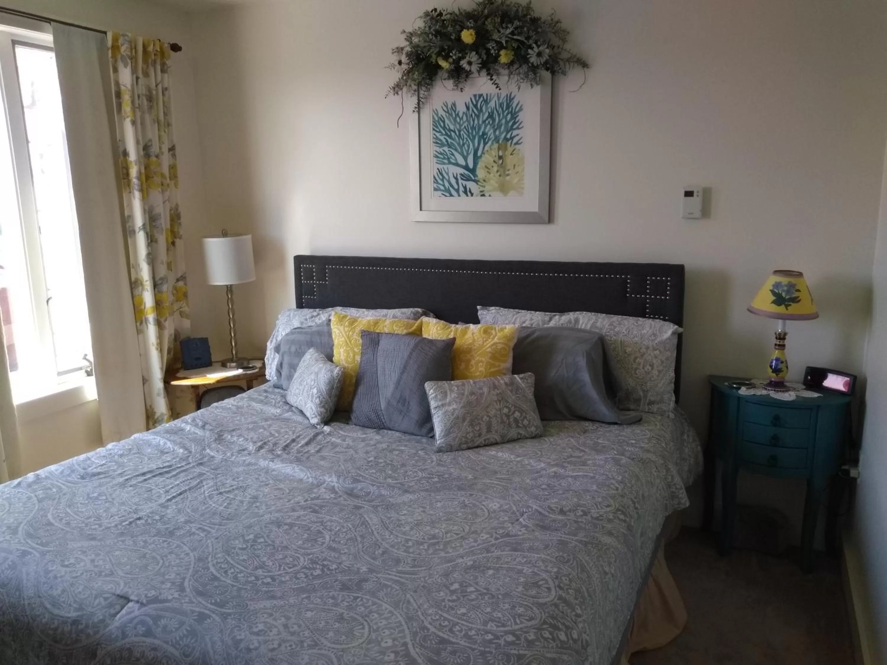 Bed in 13 Hills Bed & Breakfast