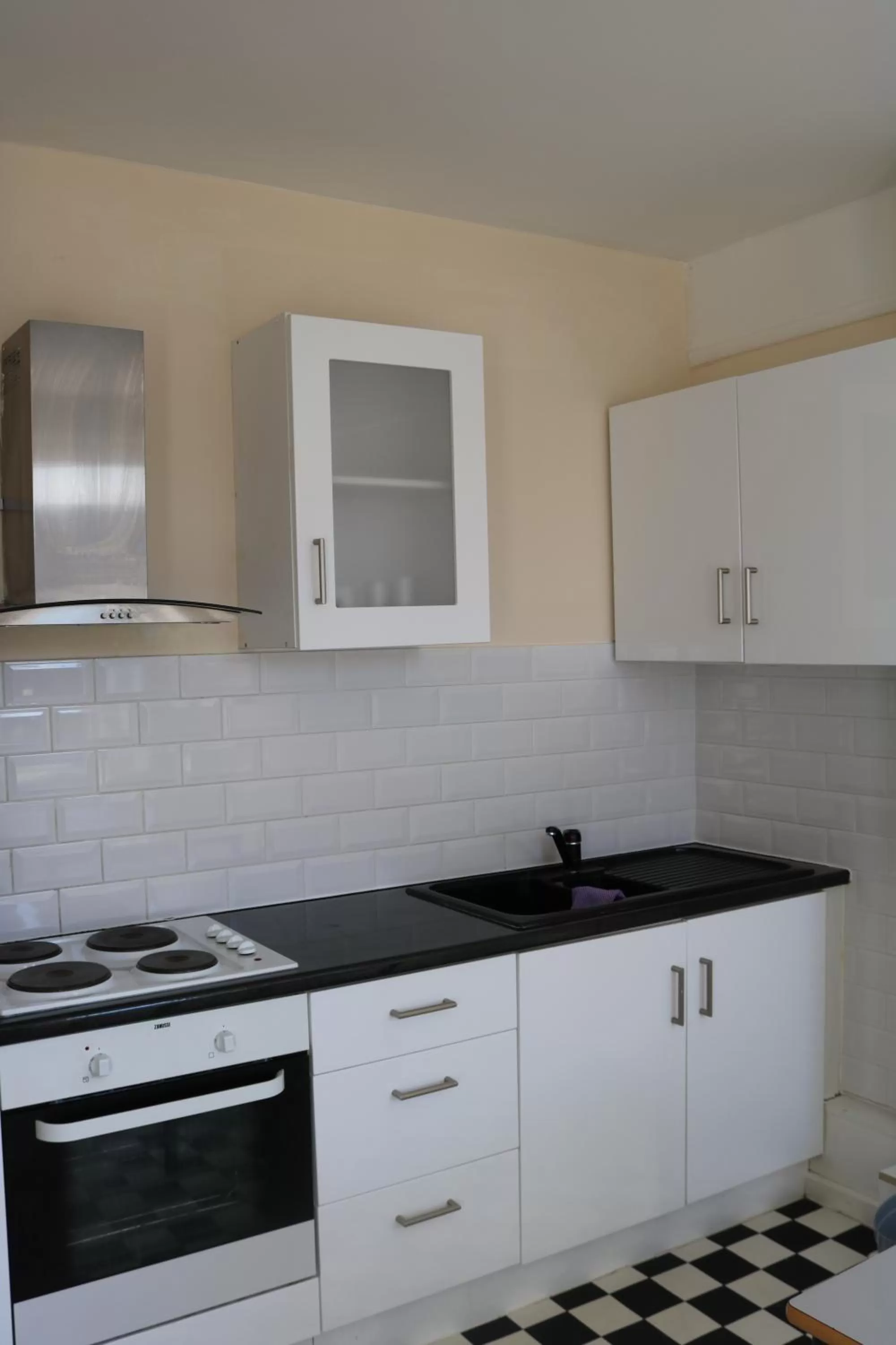 Kitchen or kitchenette in Lennard House