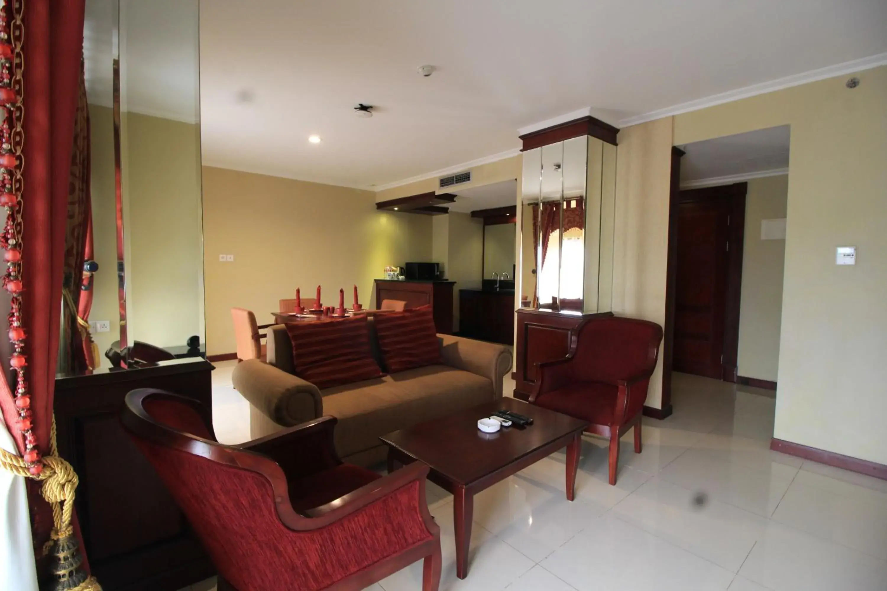 Living room, Seating Area in Hotel Dafam Semarang
