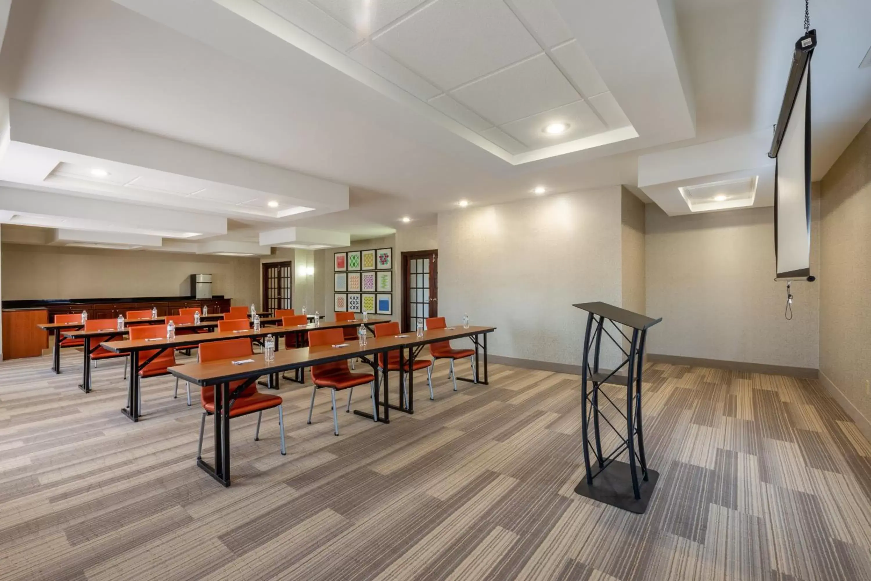 Meeting/conference room in Holiday Inn Express Hotel & Suites Erie - North East, an IHG Hotel