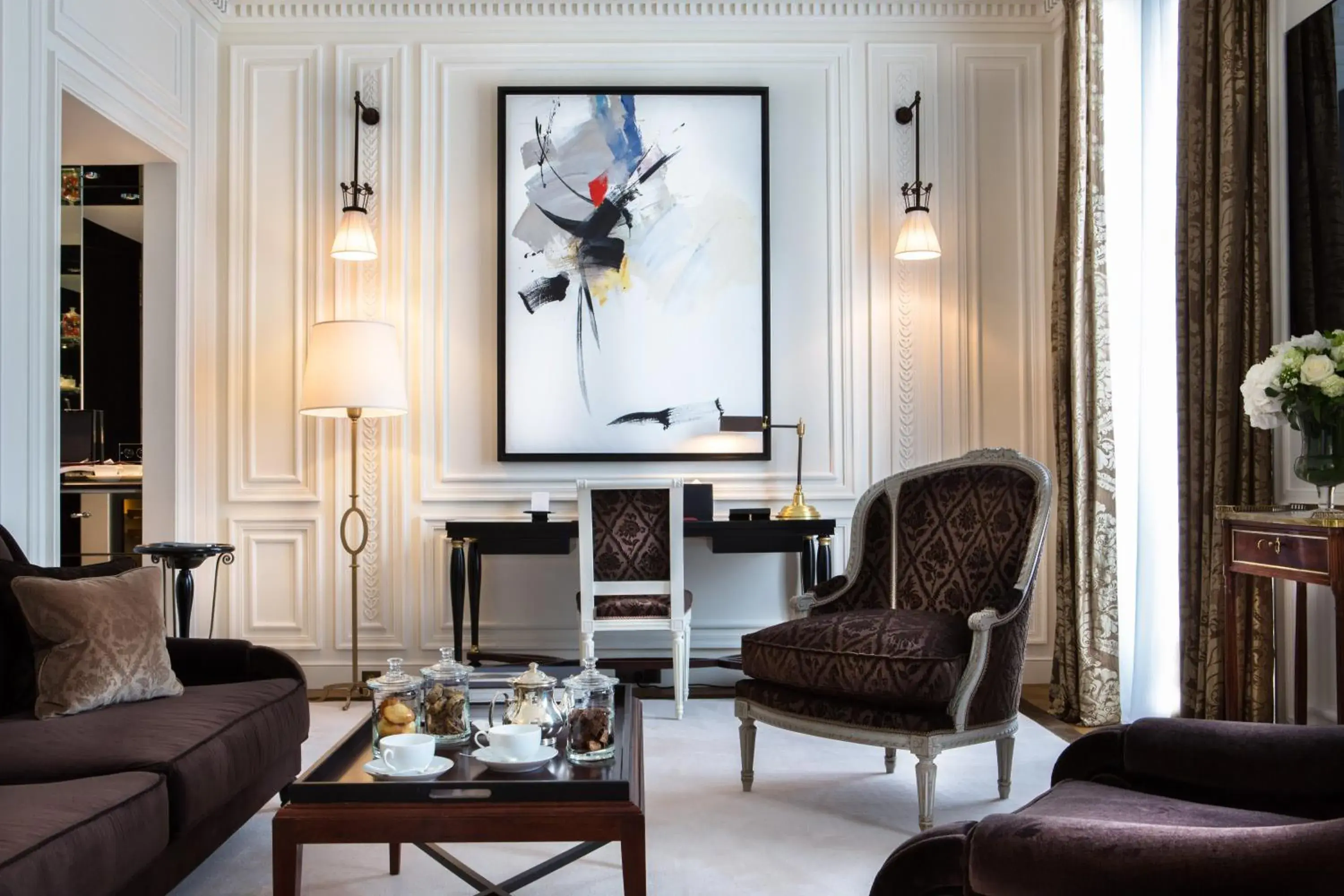 Living room, Seating Area in La Réserve Paris Hotel & Spa