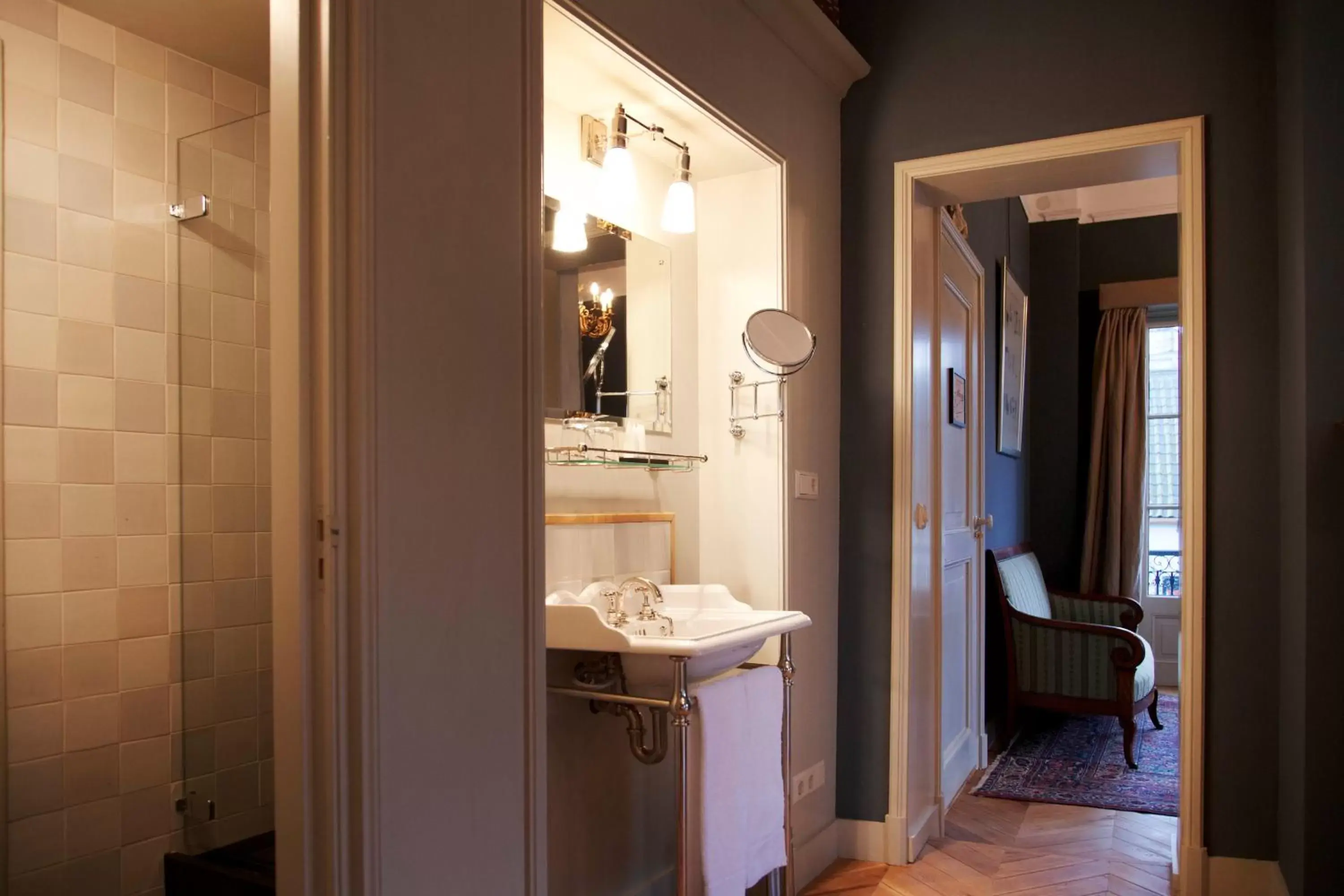 Decorative detail, Bathroom in Logement Swaenenvecht