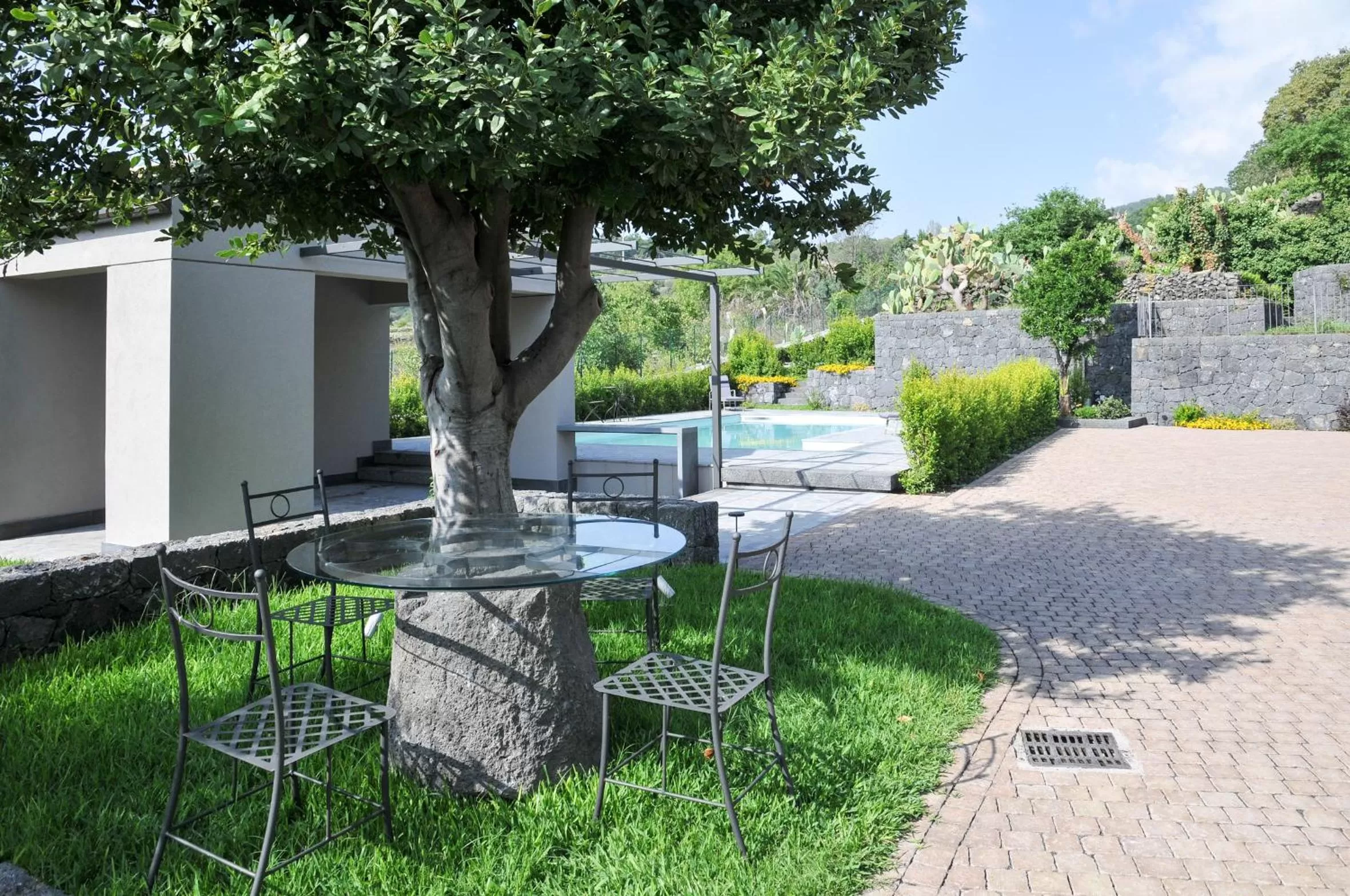 Natural landscape, Garden in La Casa dell'Alloro