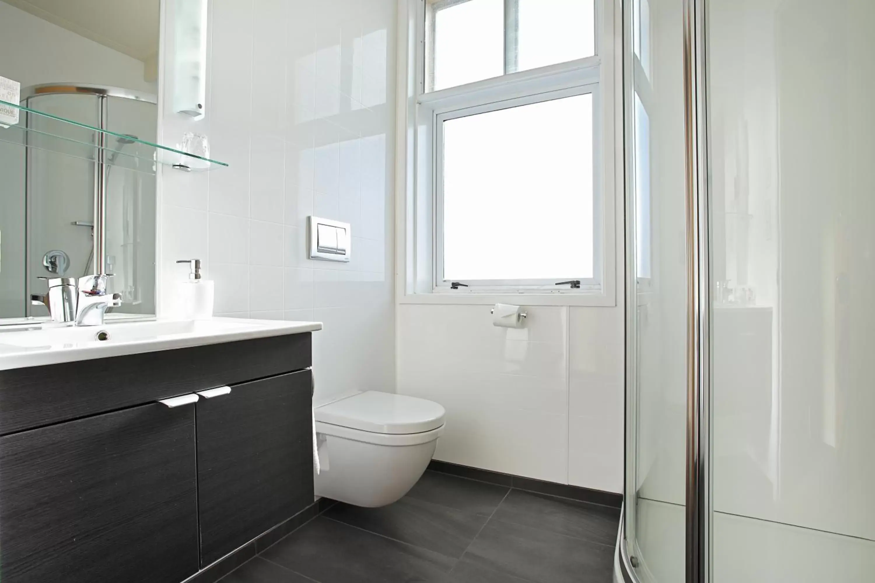 Small Double Room in Kelvin Hotel Small Double Room in Kelvin Hotel