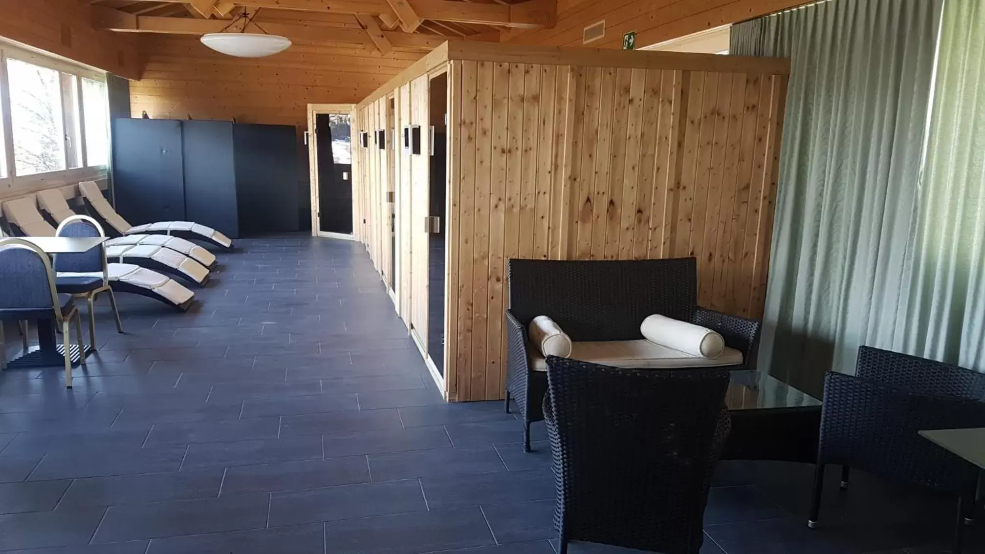 Sauna, Seating Area in Hotel Crystal