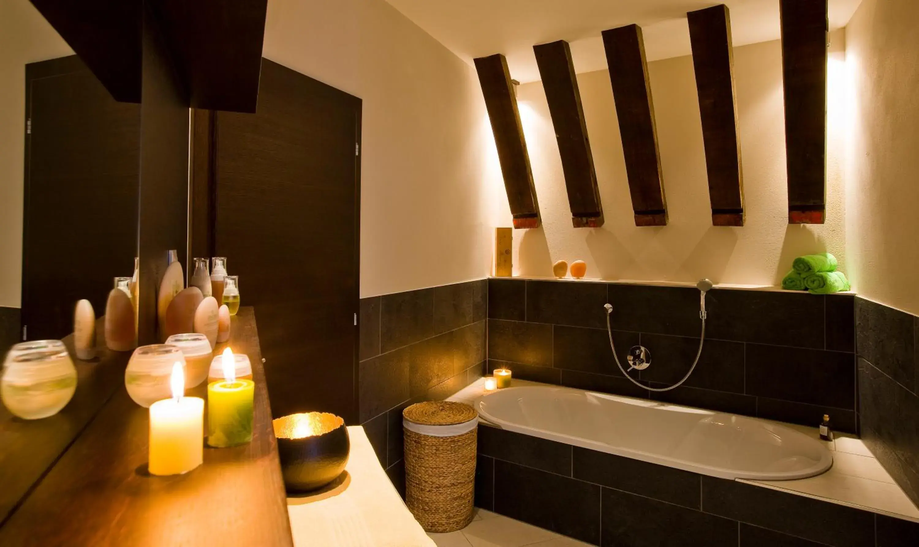 Massage, Bathroom in Hotel Der Weinmesser