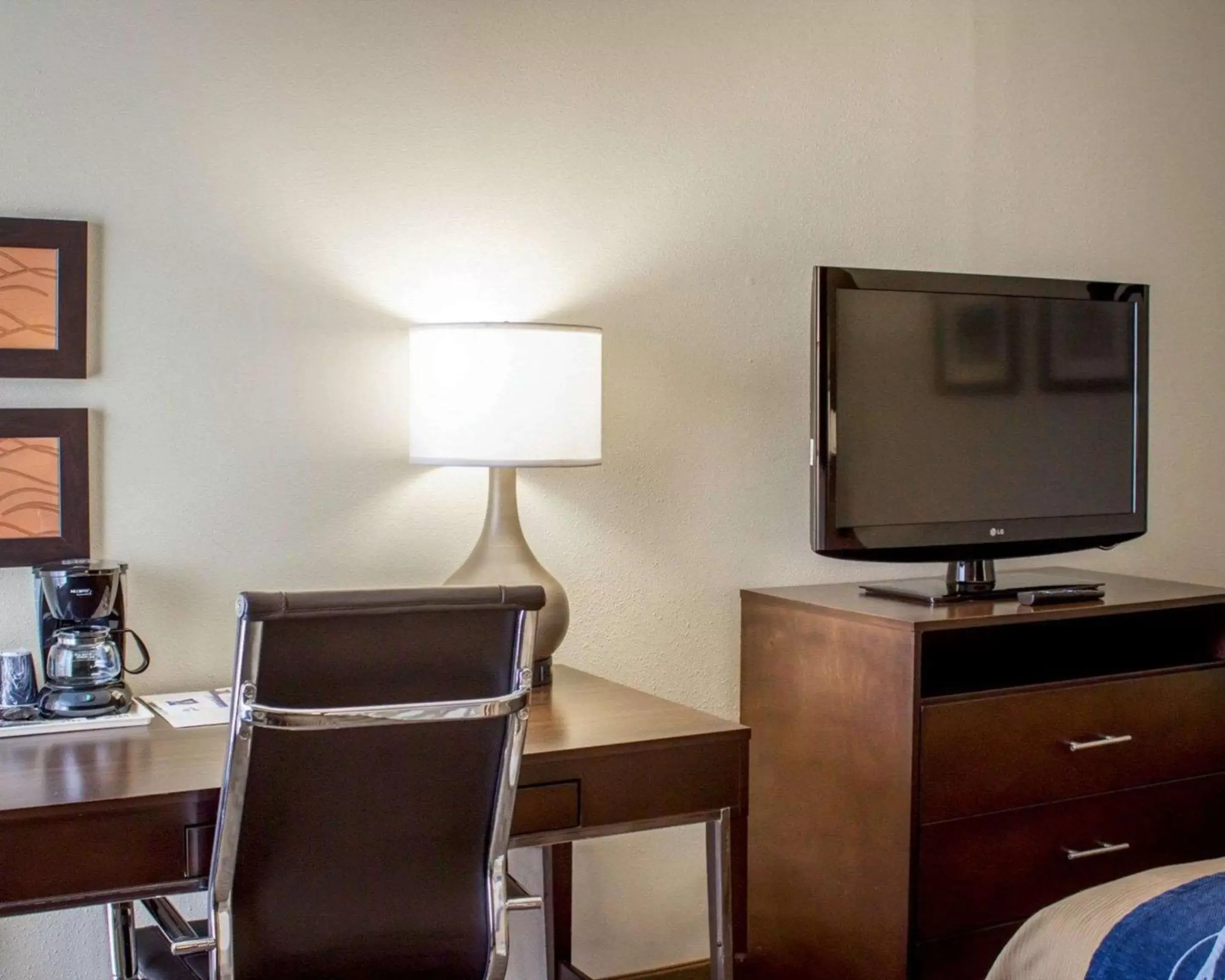 Photo of the whole room, TV/Entertainment Center in Comfort Inn & Suites Fuquay Varina