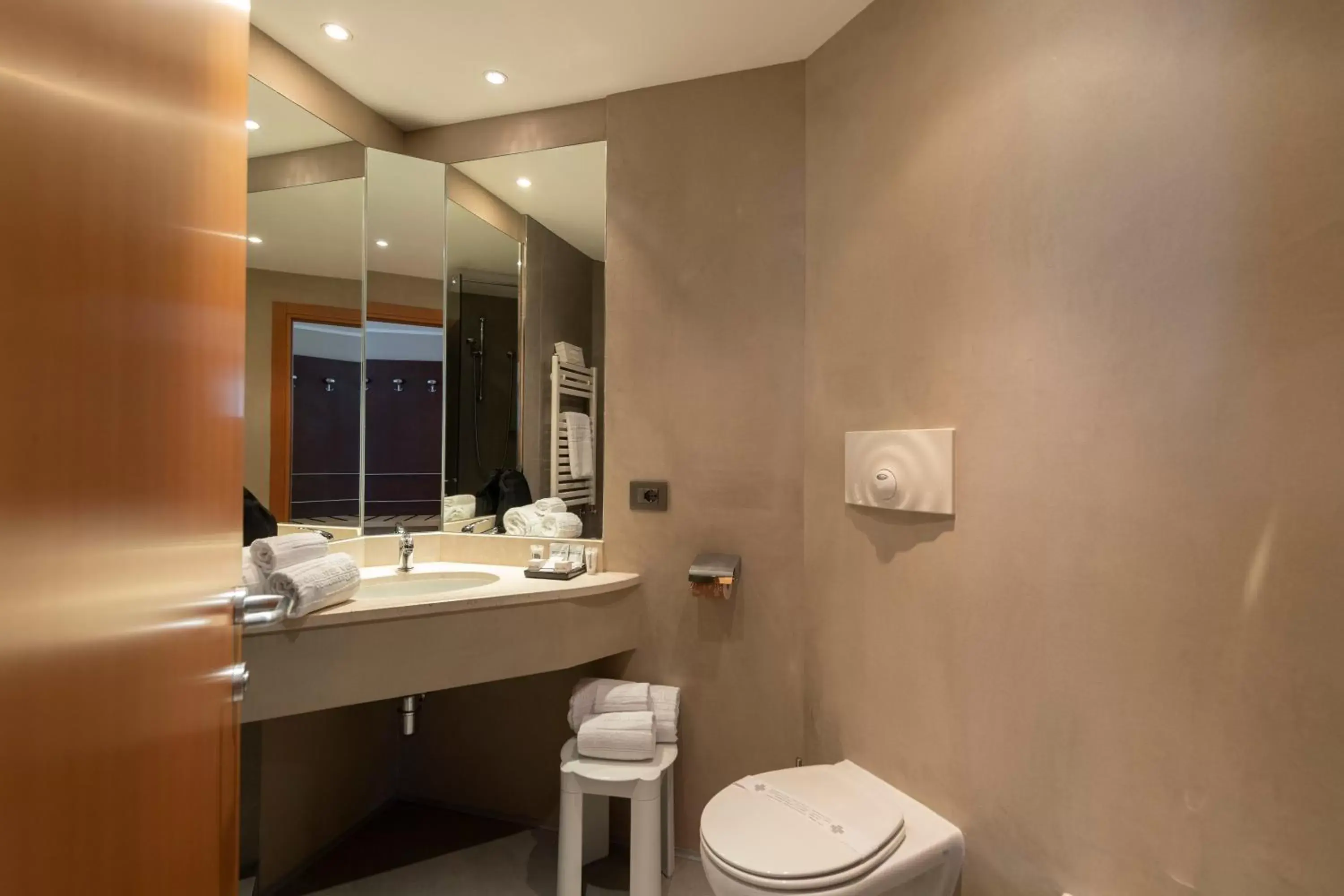 Connecting Family Room in Airporthotel Verona Congress & Relax Connecting Family Room in Airporthotel Verona Congress & Relax