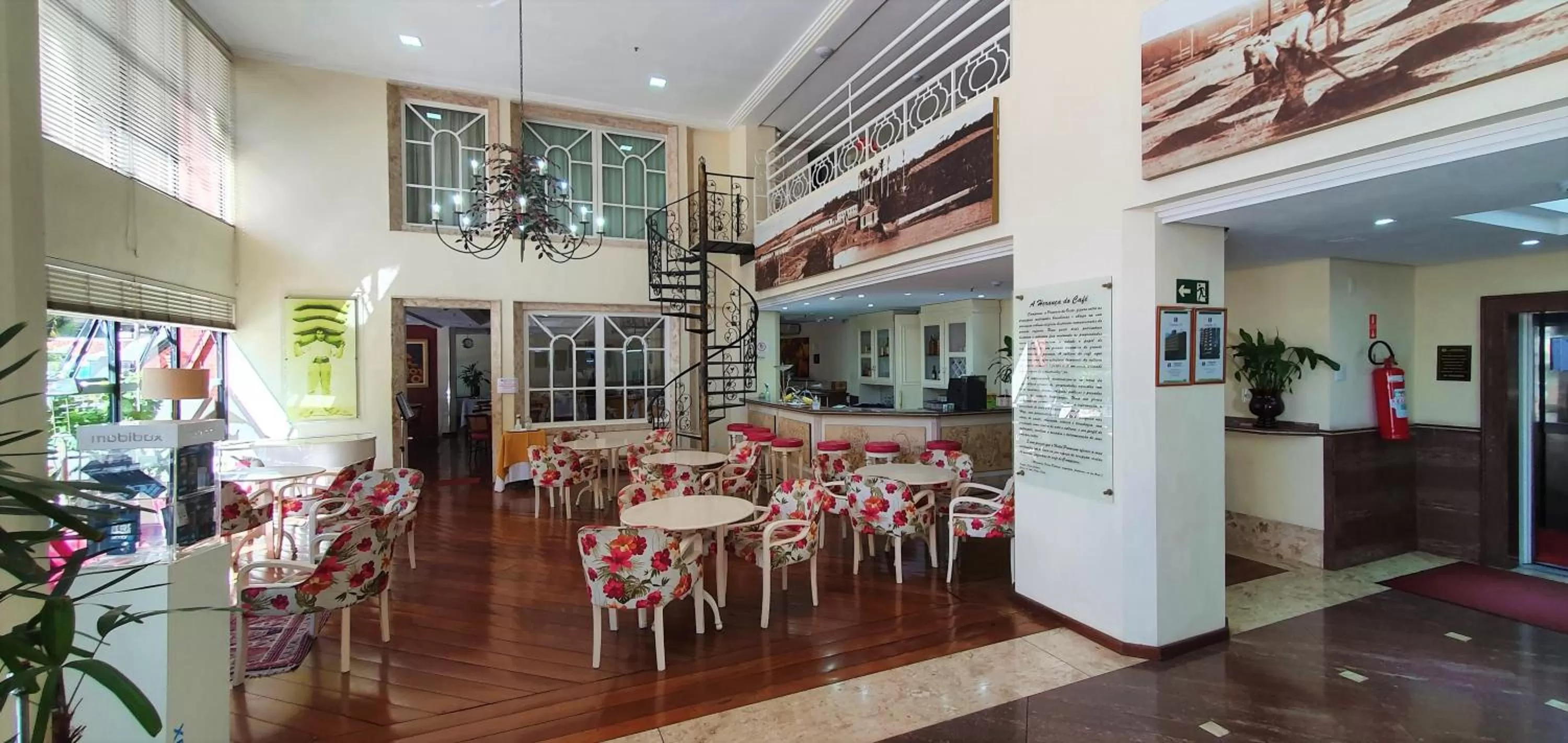 Lobby or reception in Hotel Dan Inn Campinas Cambuí - Um Hotel Clássico em Campinas By Nacional Inn