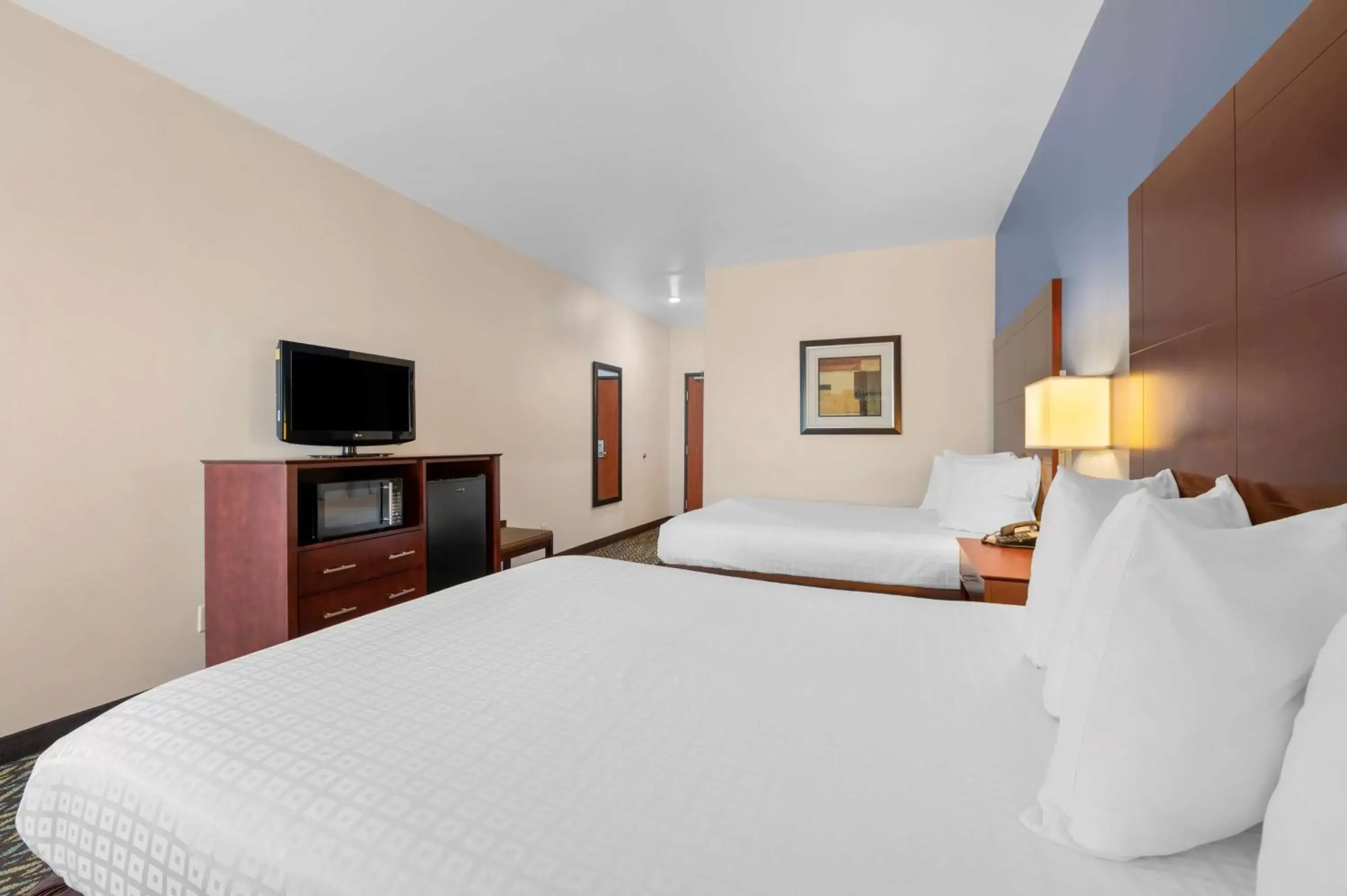 Bedroom, Bed in Best Western Plus Covered Bridge Inn
